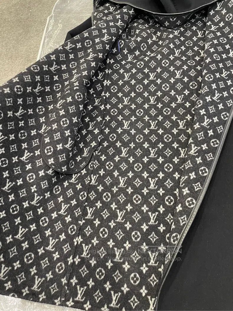 Louis Vuitton Louis Vuitton Black long full logo presbyopic bathrobe coa Size XXS / US 00 / IT 34 - 3 Thumbnail