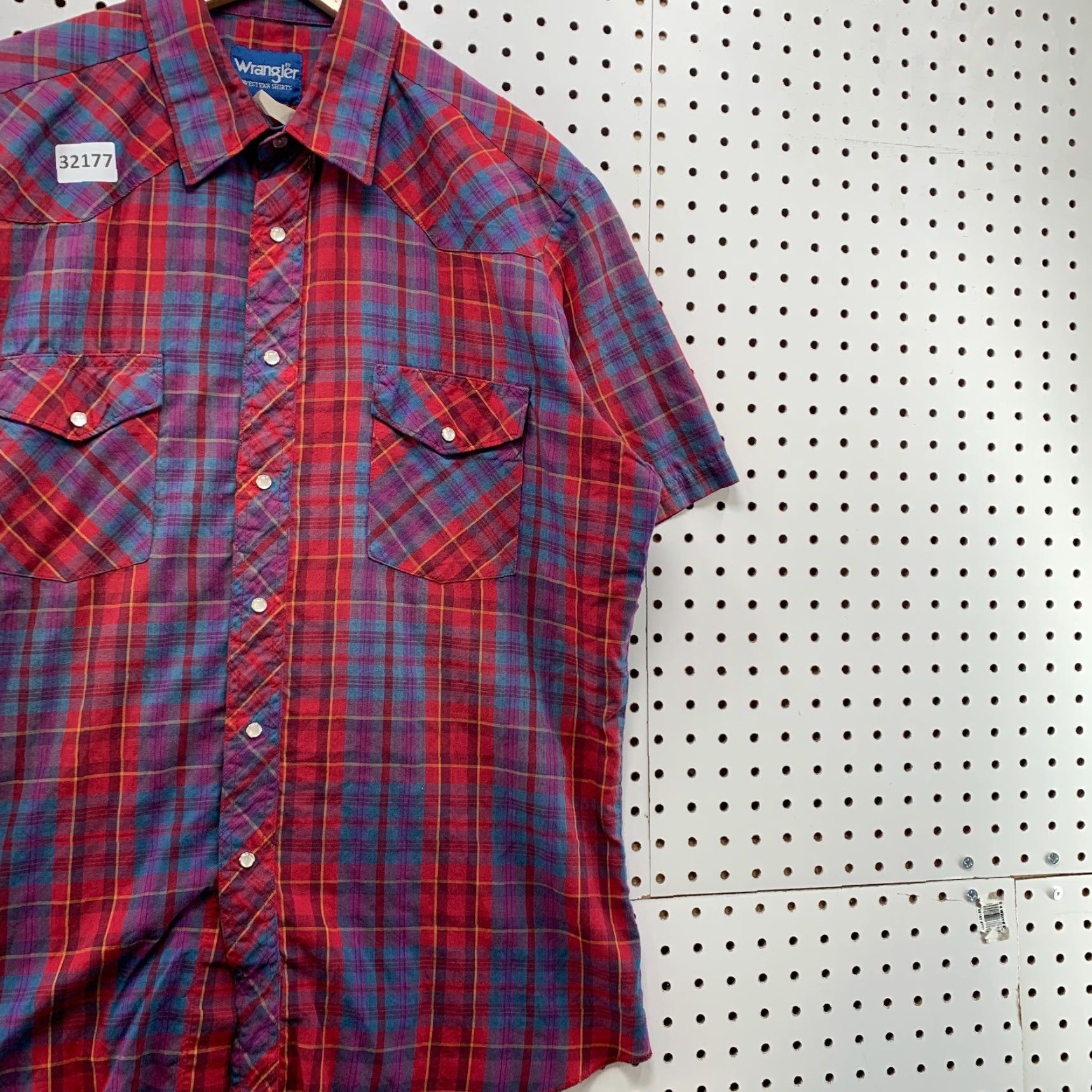 Wrangler VINTAGE Wrangler Western Snap Shirt Mens Large Red Blue Plaid Short Sleeve Size US L / EU 52-54 / 3 - 4 Thumbnail