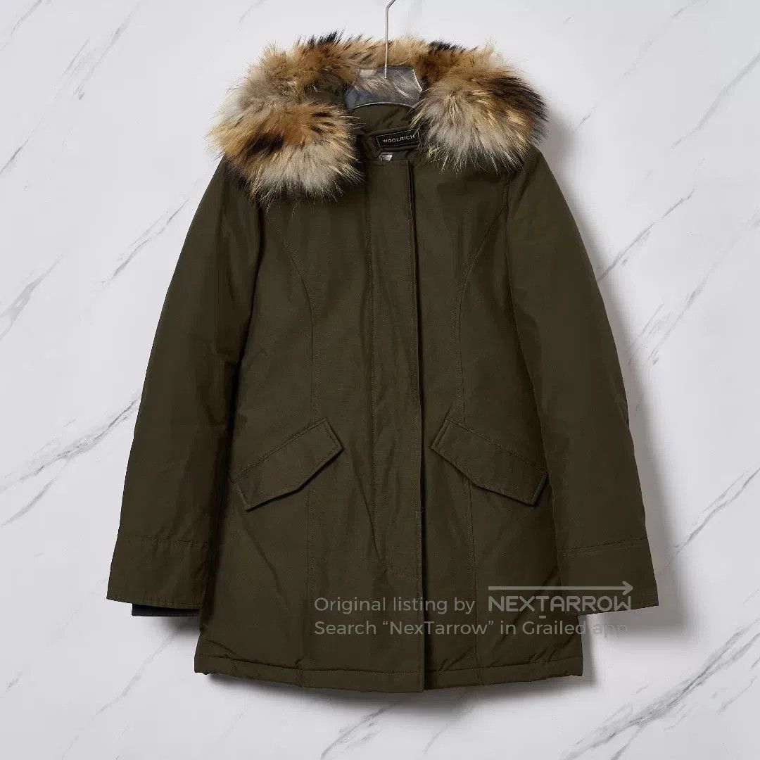 Woolrich Woolen Mills Woolrich Women's Waist-Cinched Parka. Size M / US 6-8 / IT 42-44 - 1 Thumbnail