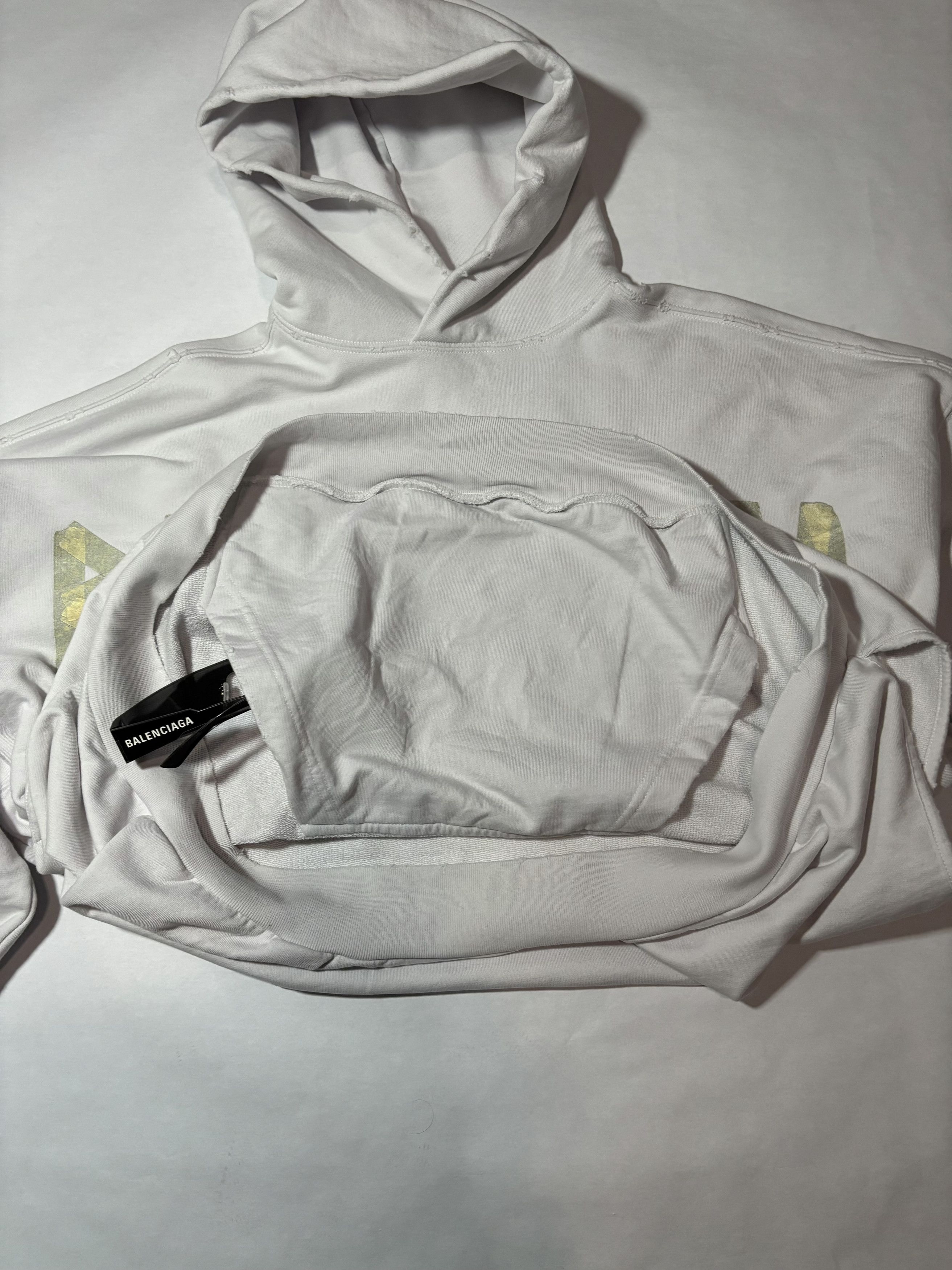 Balenciaga BALENCIAGA TAPE TYPE RIPPED POCKET HOODIE LARGE FIT IN WHITE Size US M / EU 48-50 / 2 - 2 Thumbnail