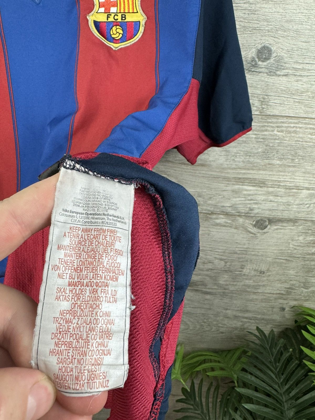 Nike Barcelona FC Nike 2003/04 Izagaren 7 Vintage Football Shirt Size US S / EU 44-46 / 1 - 8 Thumbnail