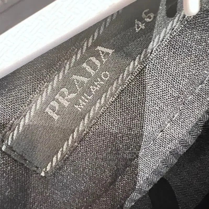 Prada Prada Black Striped Wool Casual Trousers for Men. Size US 44 / EU 60 - 5 Thumbnail