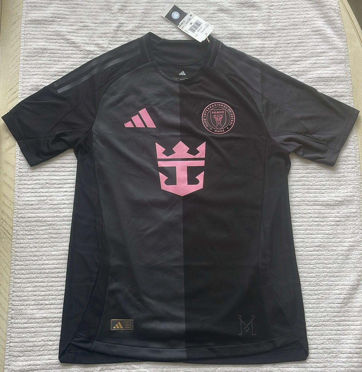 Adidas INTER MIAMI CF 25/26 AWAY AUTHENTIC JERSEY Size Medium Size US M / EU 48-50 / 2 - 1 Thumbnail