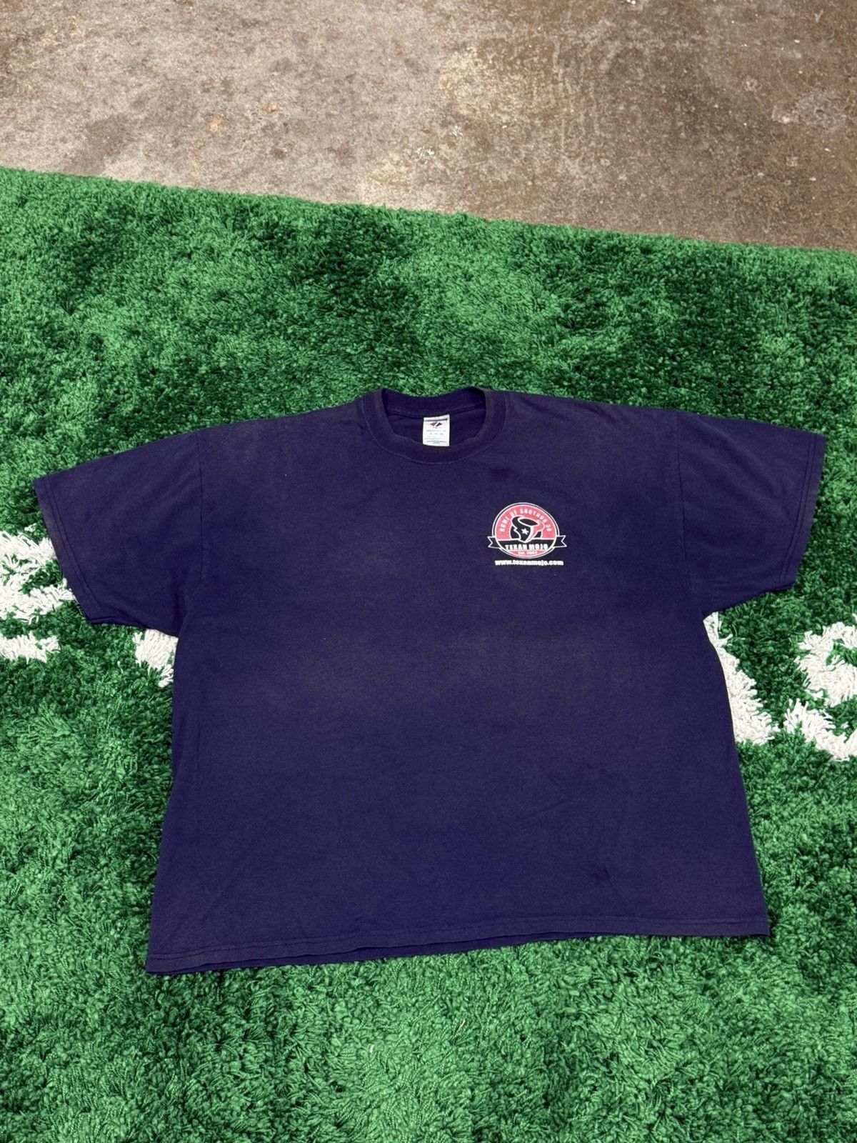 Vintage Vintage Houston Texans NFL 2002 00s Y2K Logo Tee 2XL XXL Size US XXL / EU 58 / 5 - 2 Thumbnail