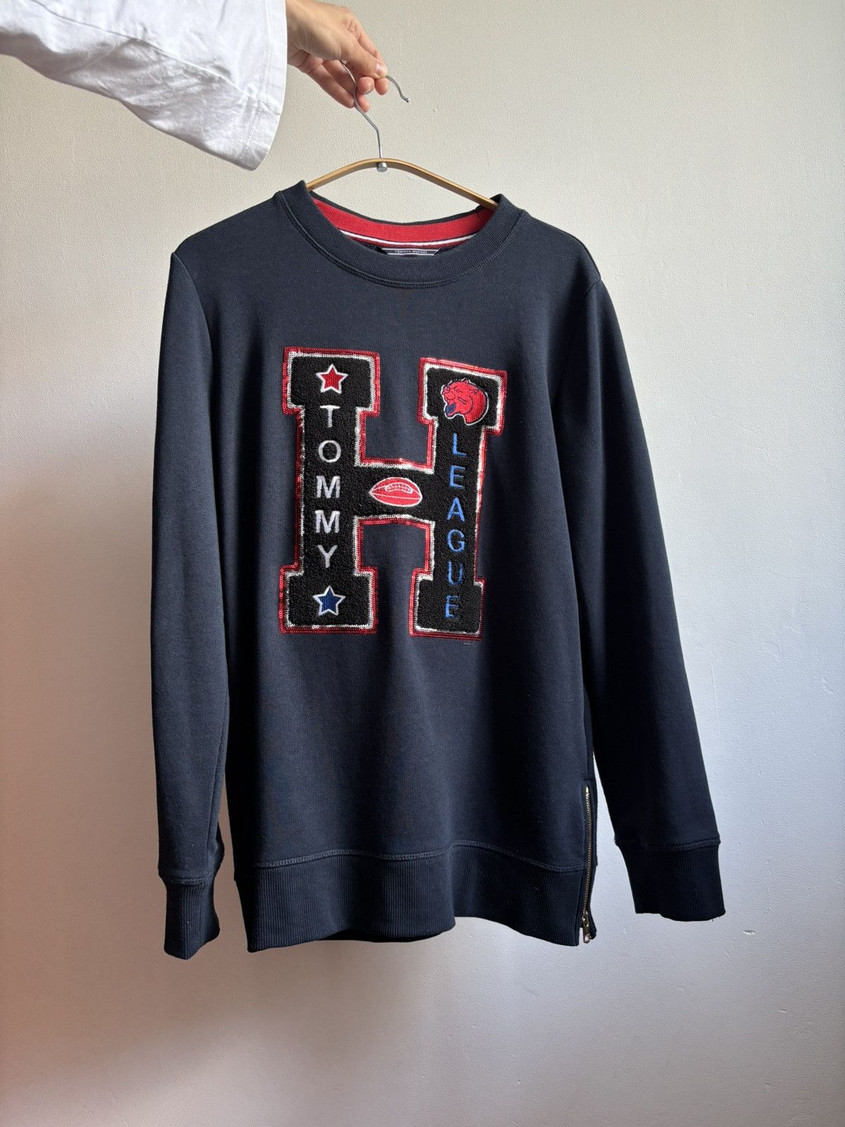 Tommy Hilfiger × Vintage Vintage Tommy Hilfiger Y2K Tommy League Sweatshirt Size US S / EU 44-46 / 1 - 4 Thumbnail