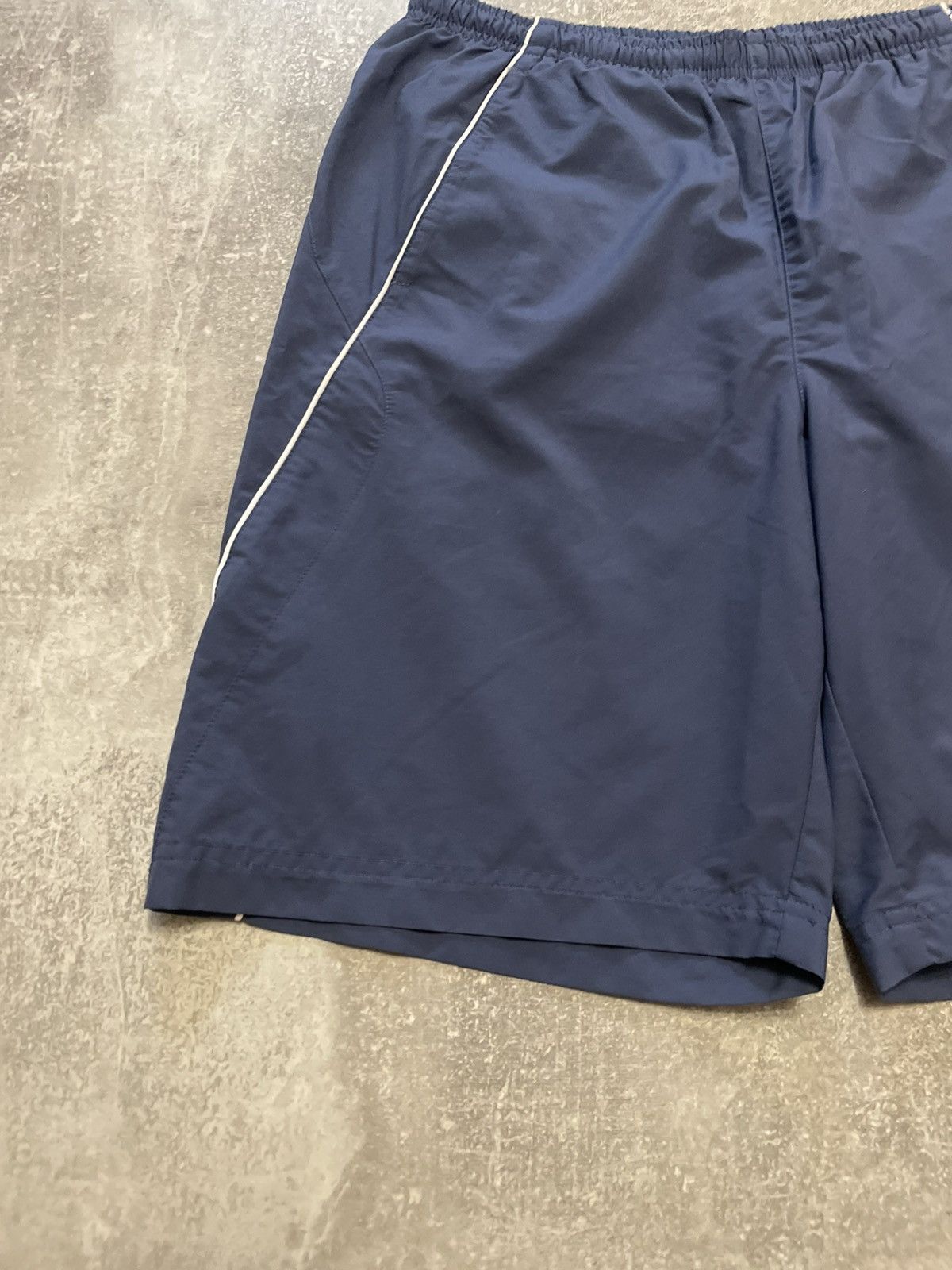 Nike Vintage Nike Nylon Shorts Swoosh Logo Y2K Size M Size US 32 / EU 48 - 3 Thumbnail