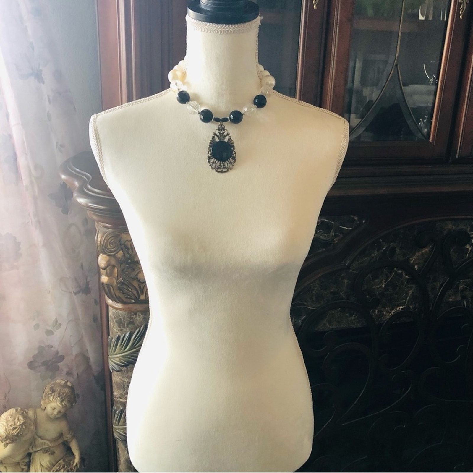 Handmade Handcrafted classy elegant bold glass Pearl necklace Size ONE SIZE - 7 Thumbnail