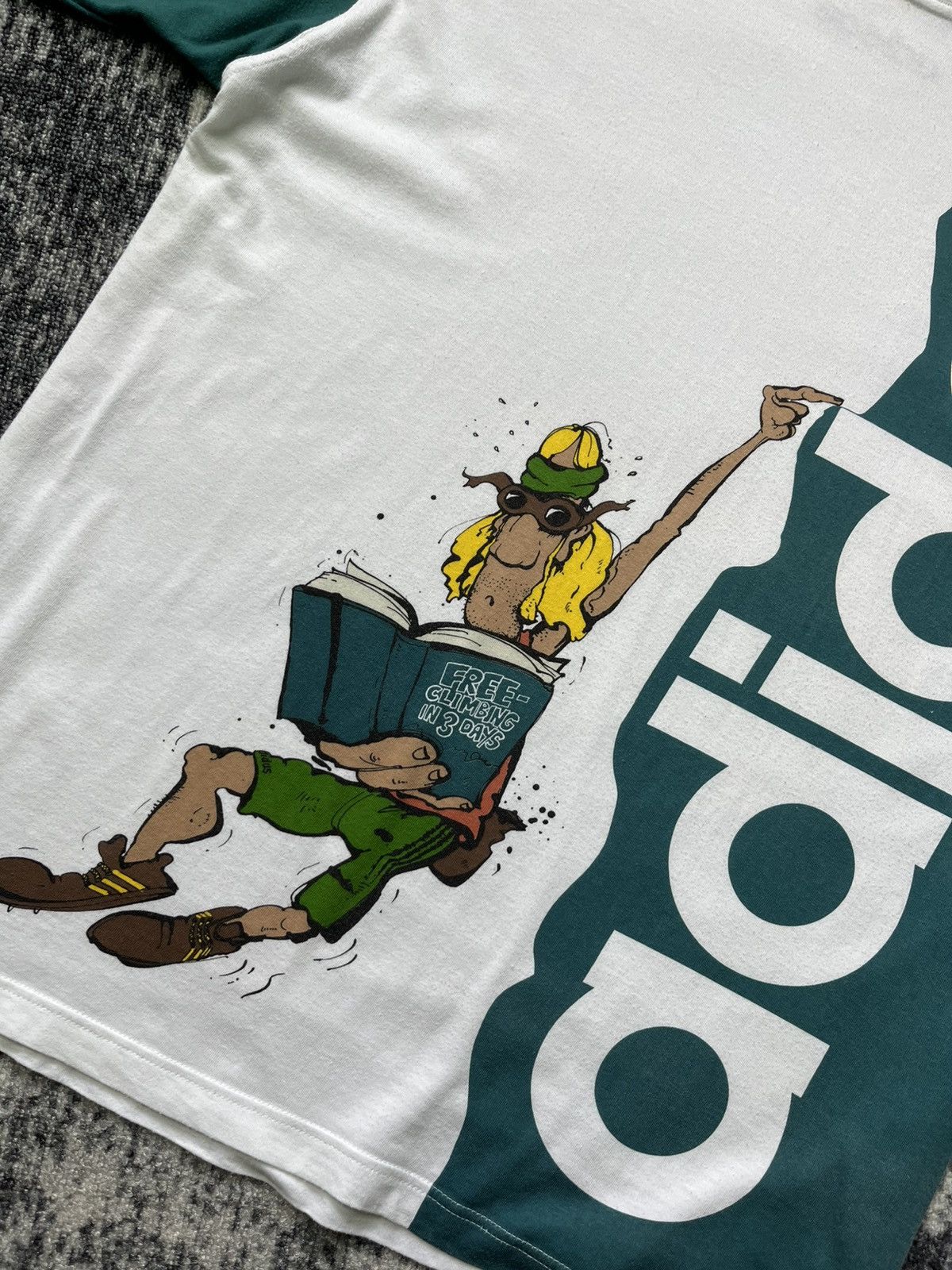 Adidas Vintage Adidas T-Shirt Printed Free Climbing 80’s 90’s Size US L / EU 52-54 / 3 - 3 Thumbnail