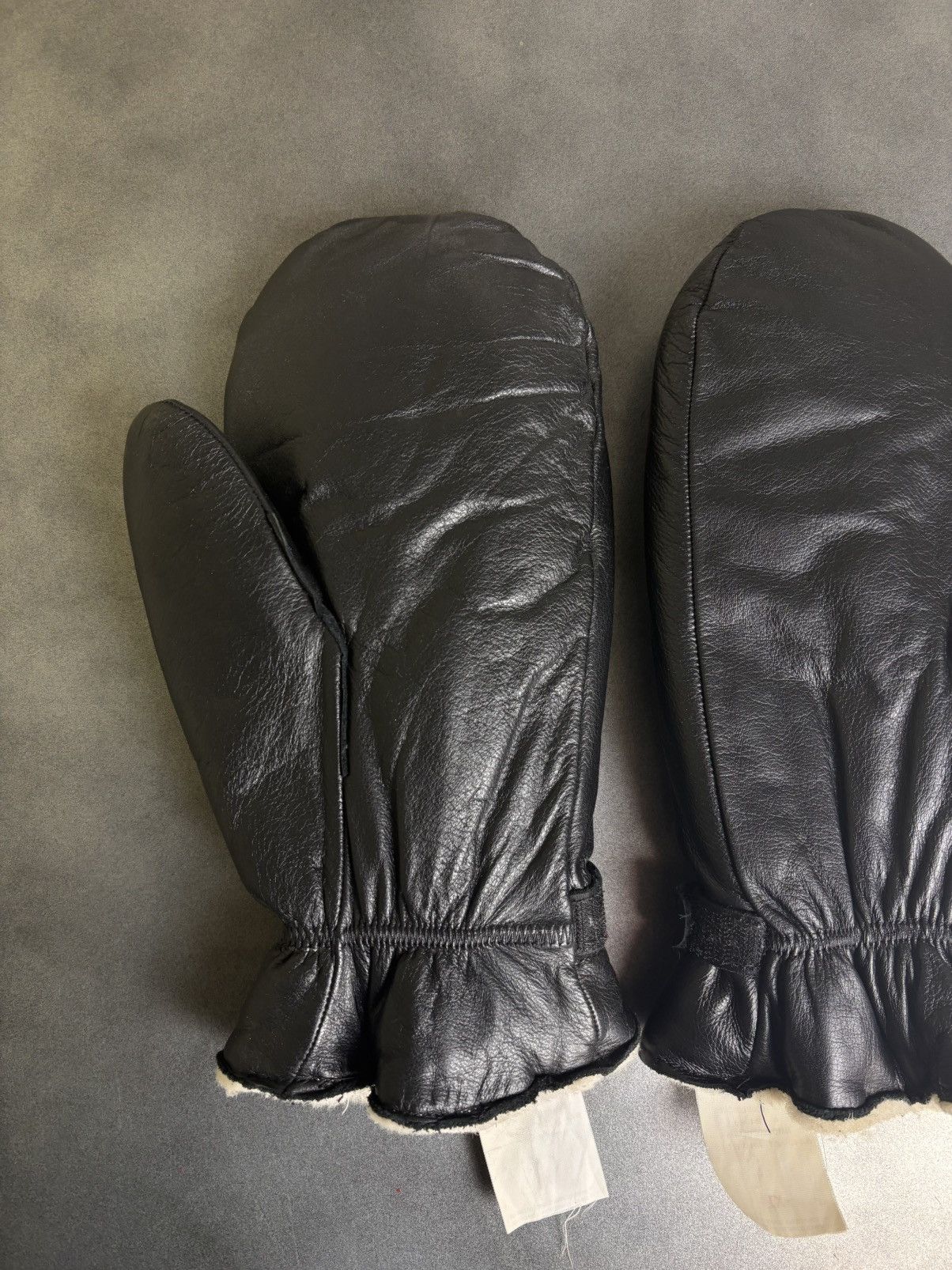 Vintage 1980s Prison Guard Mittens Vintage Shearling Mitts Leather Size ONE SIZE - 11 Thumbnail