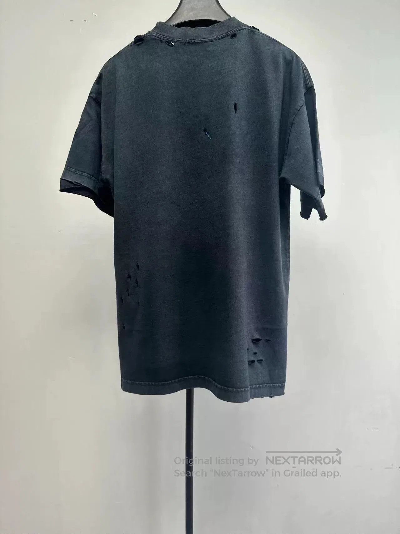 Balenciaga Balenciaga Print Cracked Distressed Short Sleeve. Size XS / US 0-2 / IT 36-38 - 2 Thumbnail