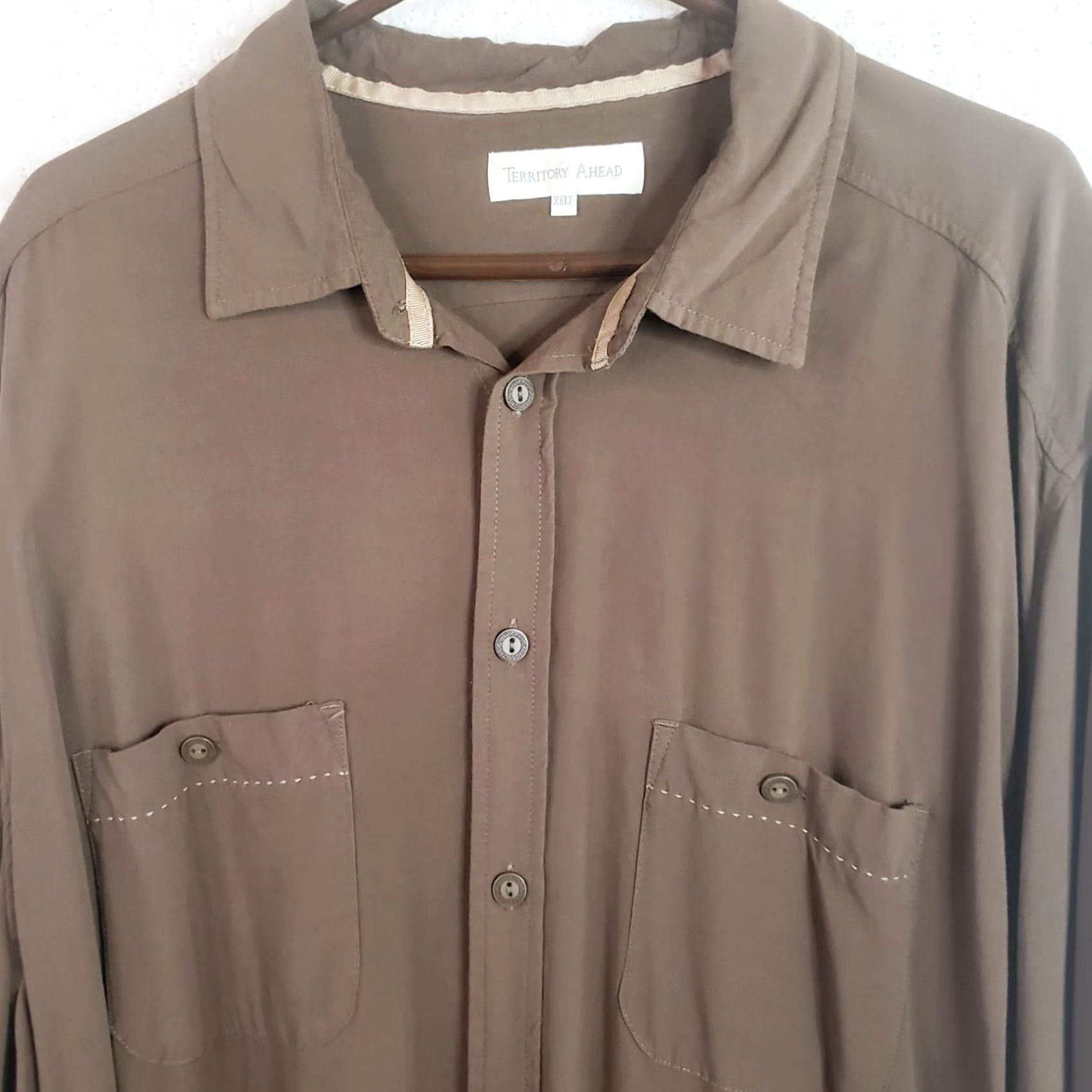 The Territory Ahead VINTAGE Territory Ahead Shirt Mens 2XLT Brown Rayon Short Sleeve Button-Up Pockets Logo Check Modern Designer Casual Workwear Relations Size US XXL / EU 58 / 5 - 3 Thumbnail