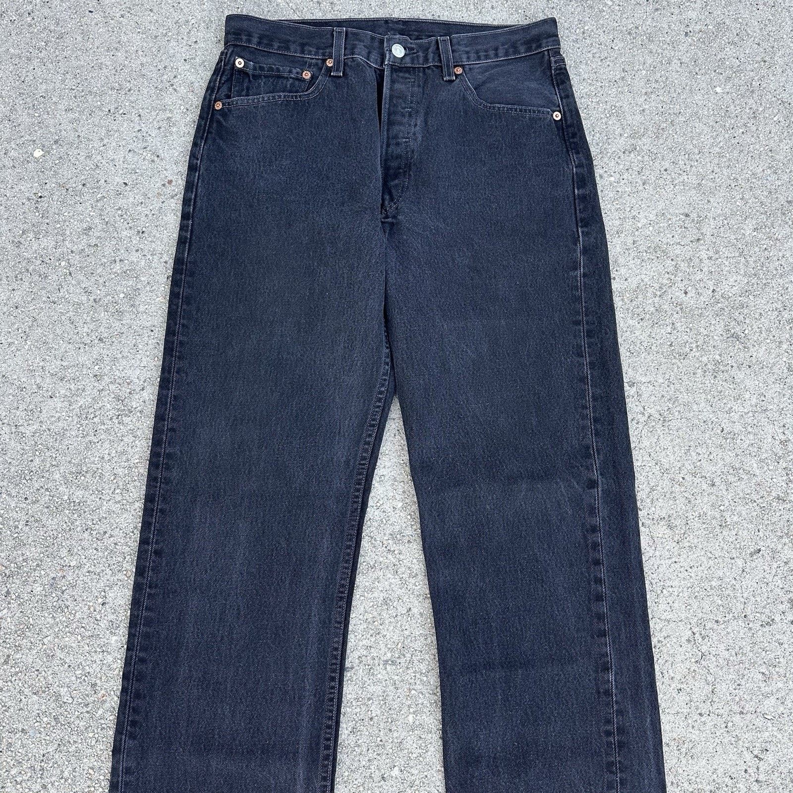 Levi's × Vintage Vintage Levi’s 501 Straight Faded Black Denim Jeans 33x34 Size US 33 - 2 Thumbnail