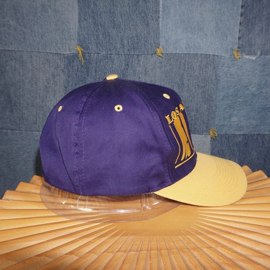 NBA OSFA - Vintage Y2K Los Angeles Lakers embroidered 1990s hat Size ONE SIZE - 5 Thumbnail