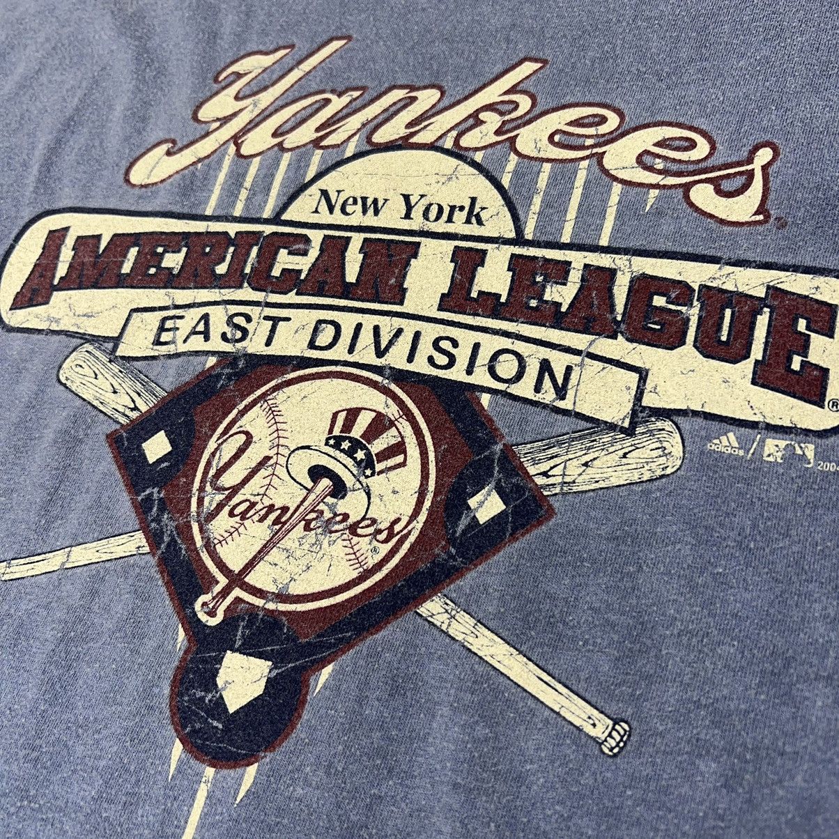 Adidas × New York Yankees × Vintage Adidas New York Yankees Tee Shirt Graphic Faded Baseball Y2K Size US L / EU 52-54 / 3 - 3 Thumbnail