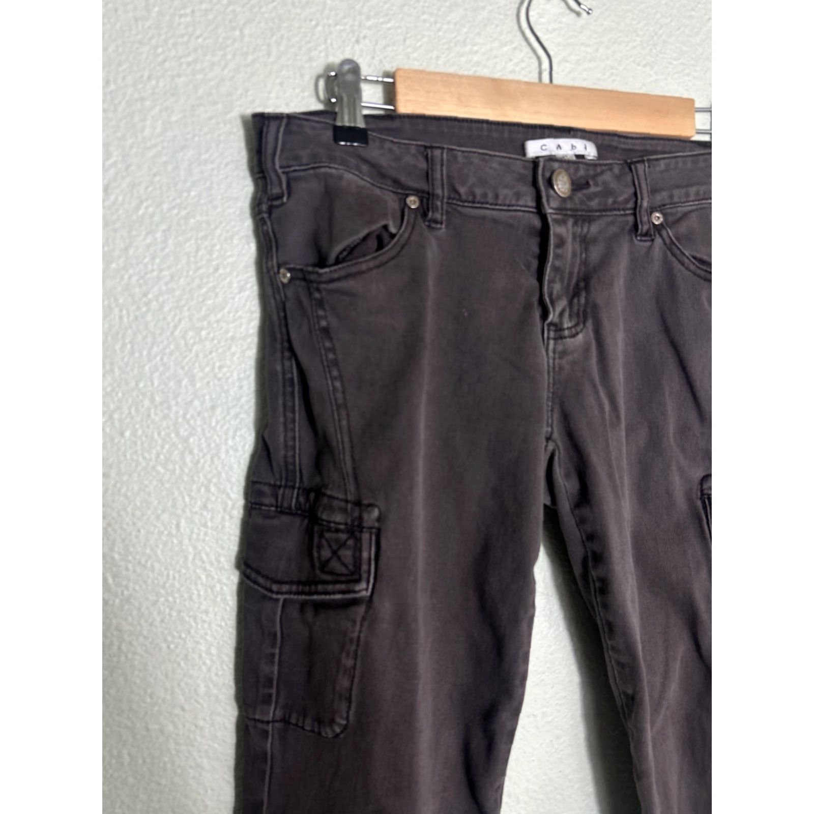 Vintage CAbi Womens Size 6 Brown Slim Stretch Cargo Pants 30x31 Pants Womens Brown Cargo Slim Stretch 30 31 Size 28" / US 6 / IT 42 - 4 Thumbnail
