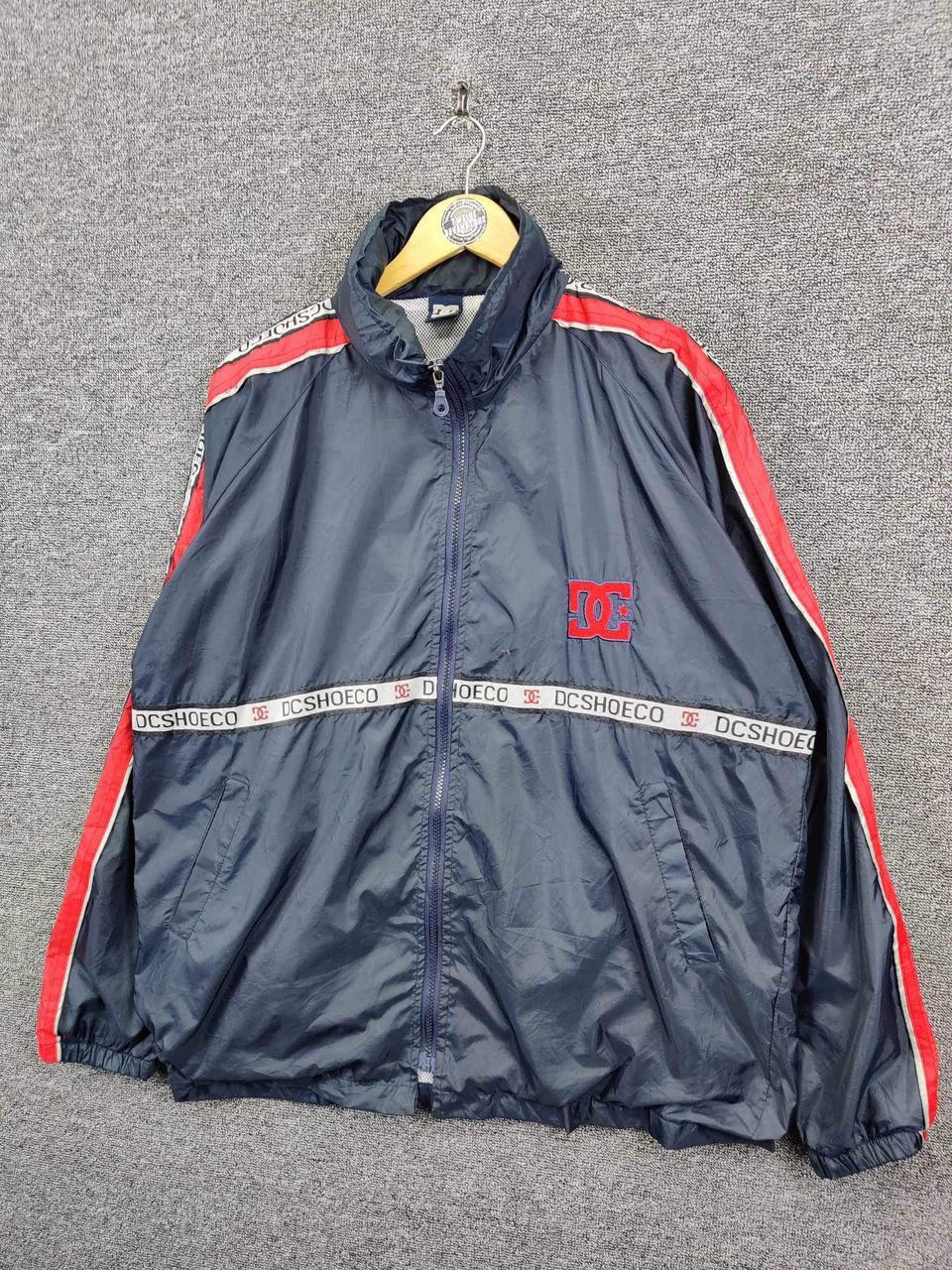 DC Vintage Dc Shoe Co Usa Embroidery Windbreaker Nylon Jacket Size US XL / EU 56 / 4 - 2 Thumbnail