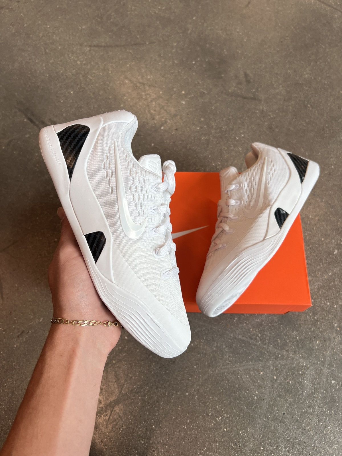 Nike Kobe 9 Low Halo Size 5.5Y Size US 5.5 / EU 38 - 1 Thumbnail