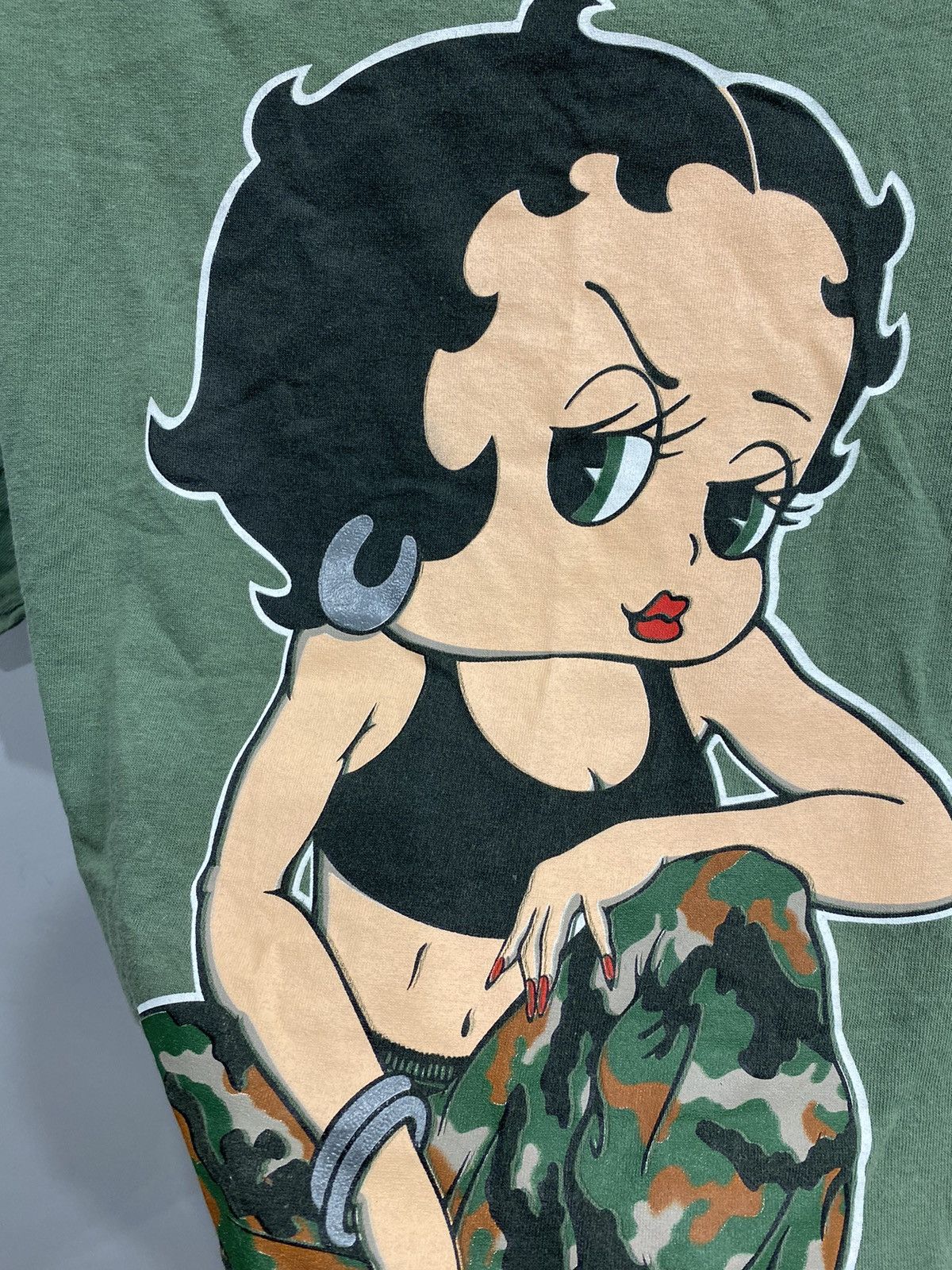 Universal Studios × Vintage 1997 Vintage Betty Boop Girls Rule Army Camo Faded Tee Size US L / EU 52-54 / 3 - 4 Thumbnail