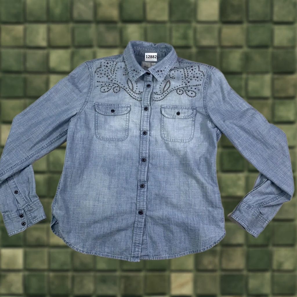 American Eagle Outfitters VINTAGE American Eagle Outfitters Shirt Womens Medium Blue Studded Cowgirl Denim Shirt Size M / US 6-8 / IT 42-44 - 1 Thumbnail