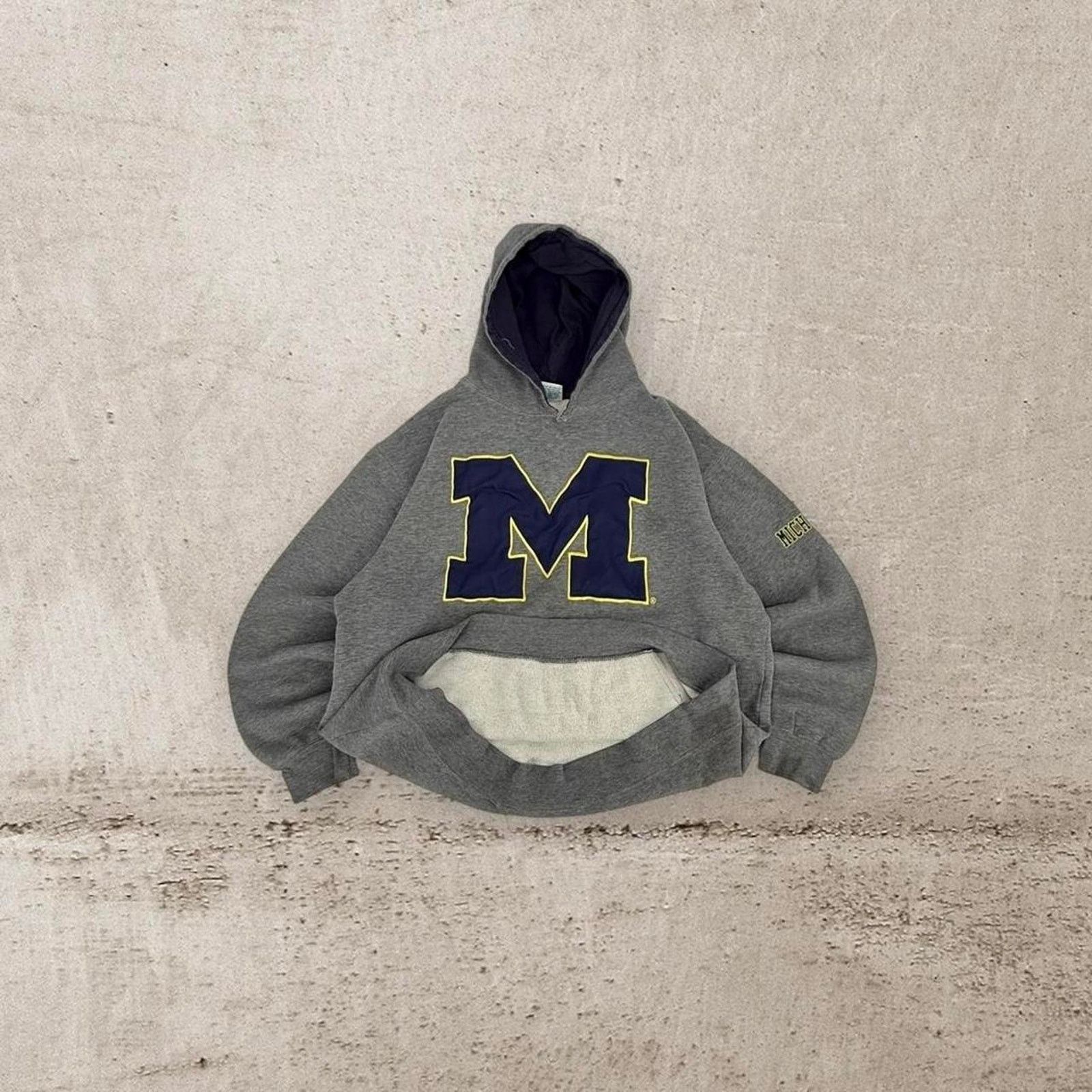 Stadium Goods Vintage baggy michigan wolverines hoodie Size US L / EU 52-54 / 3 - 1 Thumbnail