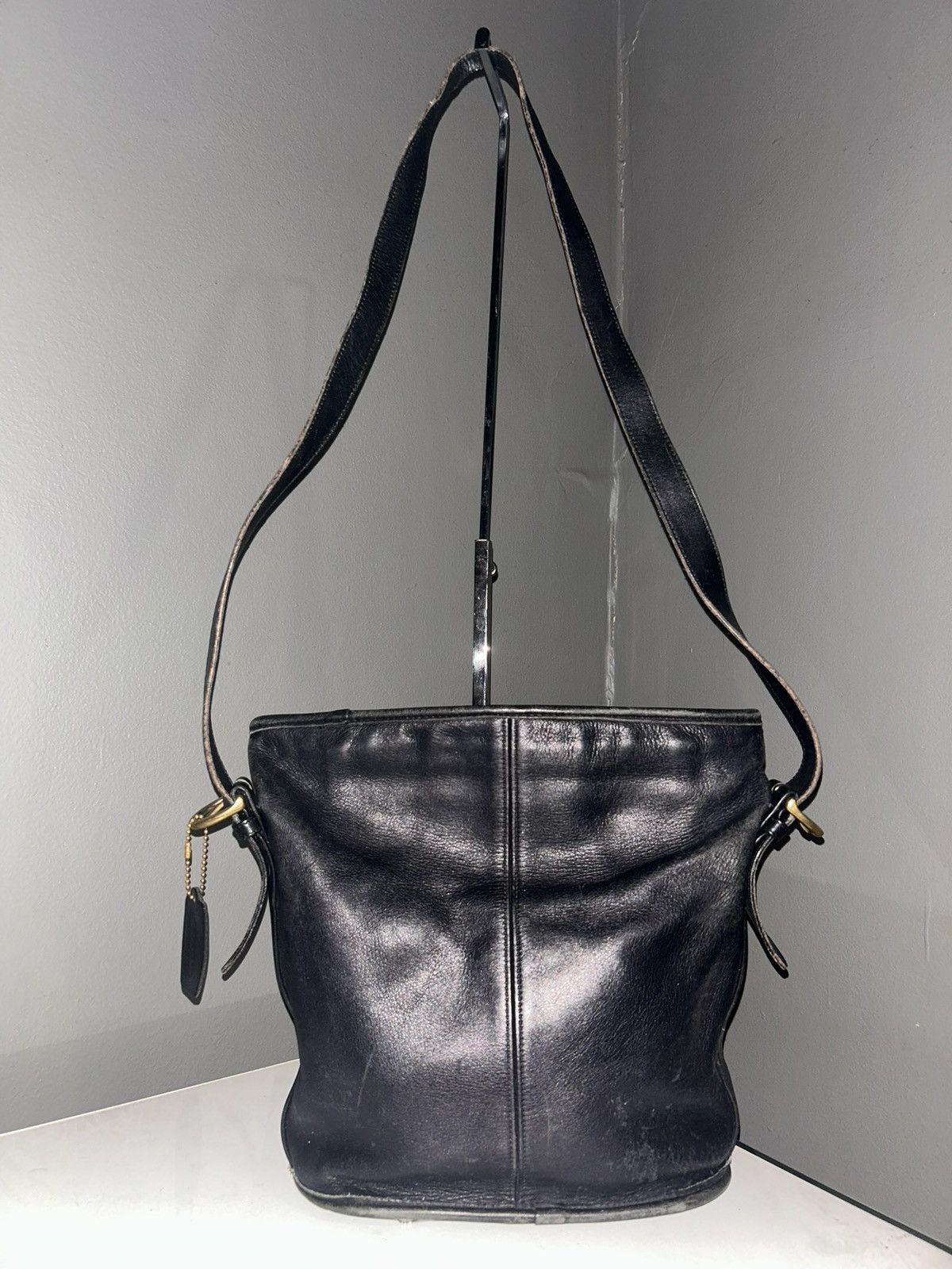 Coach Vintage Coach Navy Blue Leather Bucket Shoulder Bag Size ONE SIZE - 9 Thumbnail