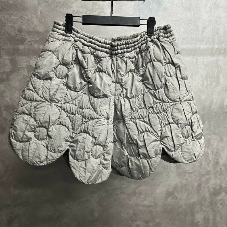 Louis Vuitton Louis Vuitton Grey patterned quilted elastic waist straight Size US 40 / EU 56 - 1 Thumbnail
