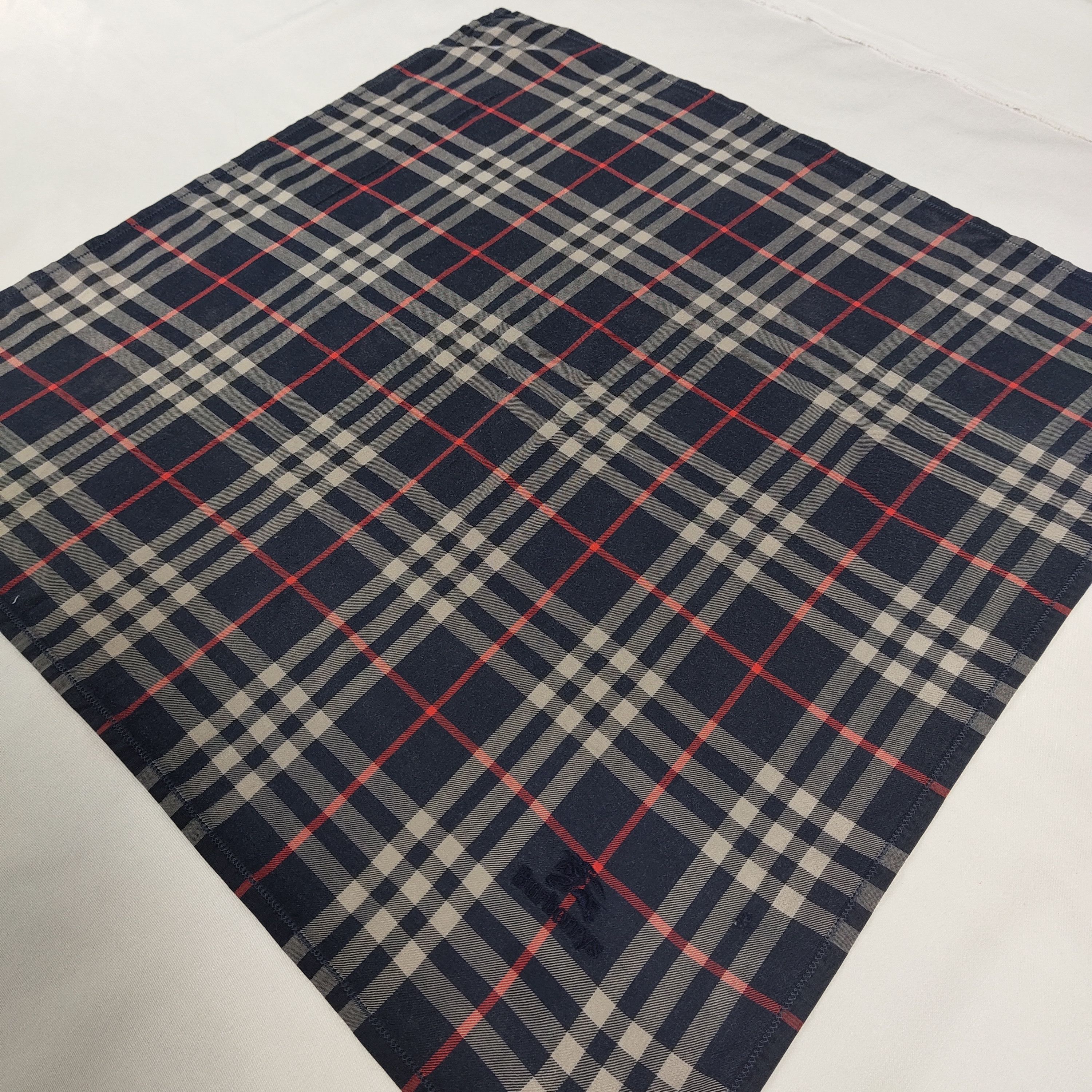 Burberry × Vintage Burberry Handkerchief / Neckerchief / Bandana FZ153 Size ONE SIZE - 4 Thumbnail