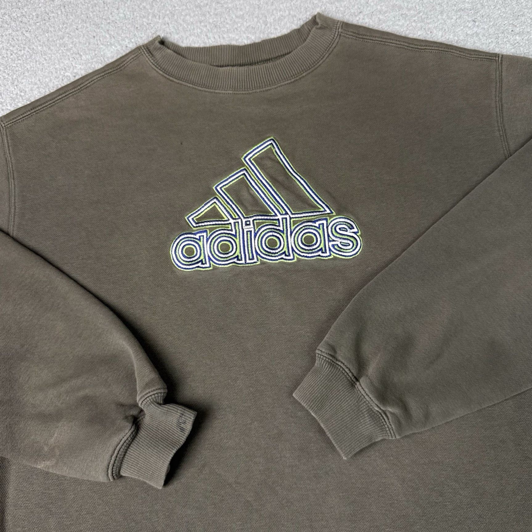 Adidas VINTAGE Adidas Sweatshirt Mens XL Gray Logo Pullover Distressed Y2K 90s Fleece Size US XL / EU 56 / 4 - 2 Thumbnail