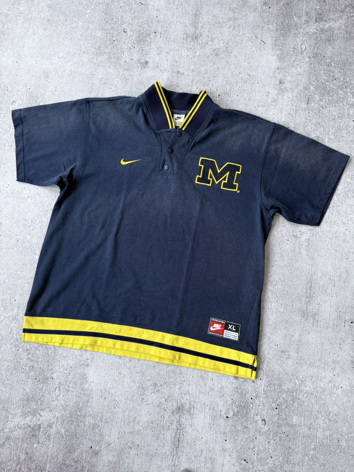 Nike × Vintage Nike vintage Michigan Wolverine Warm Up Shirt Size US XL / EU 56 / 4 - 2 Thumbnail