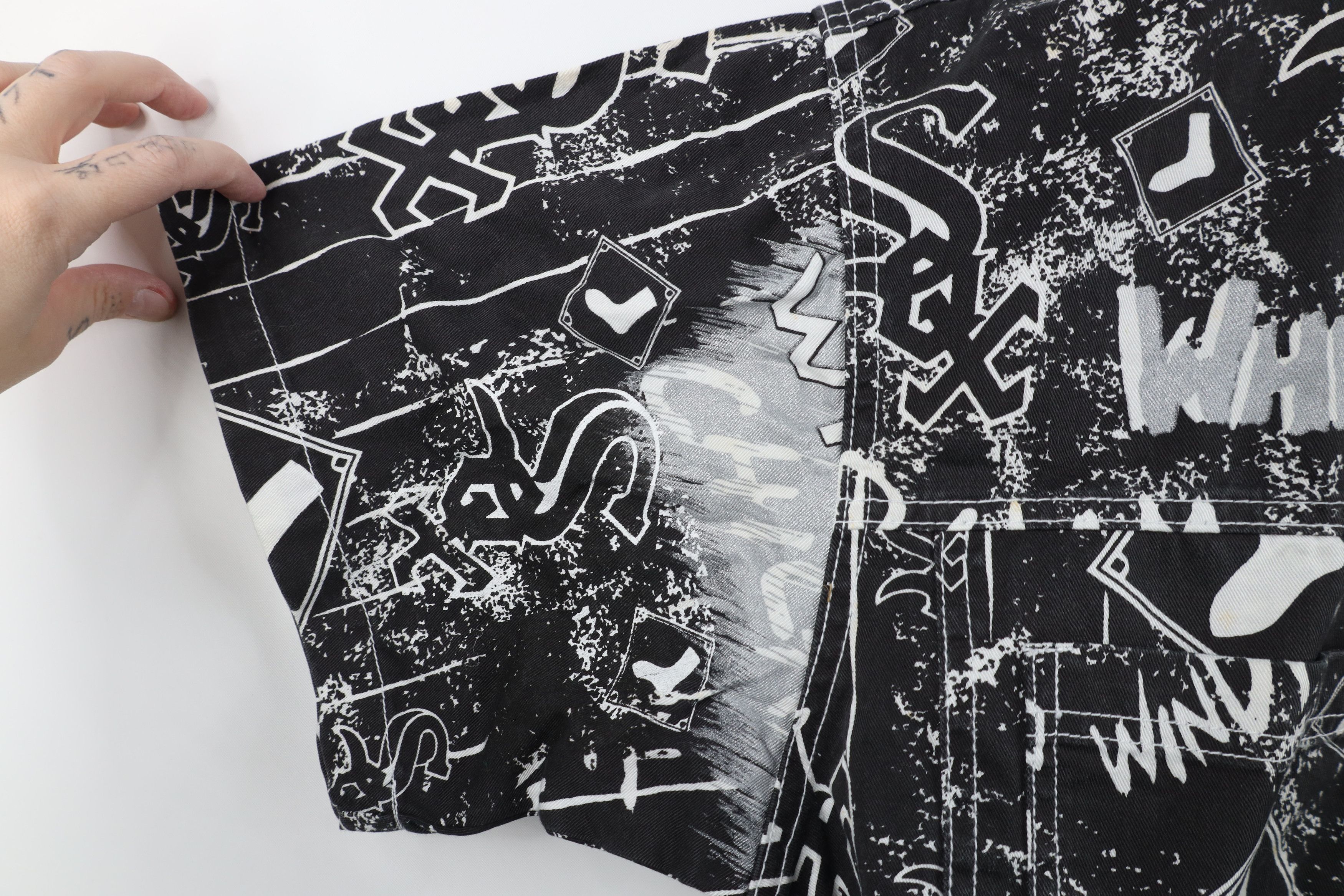 Vintage Vintage 90s Print Chicago White Sox Baseball Button Shirt Size US M / EU 48-50 / 2 - 9 Thumbnail