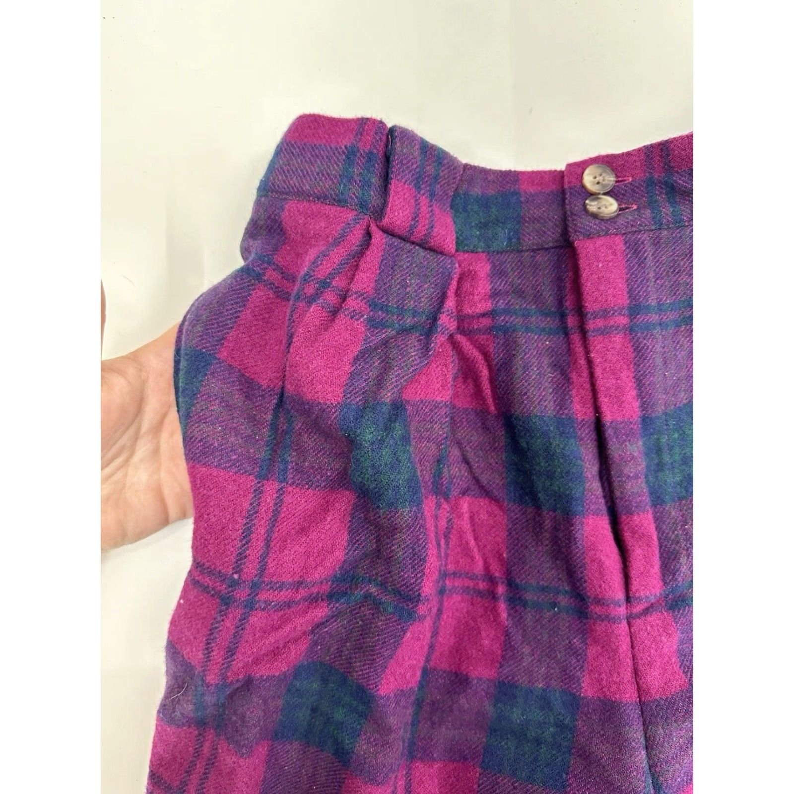 Vintage VINTAGE Cambridge Dry Goods Women's Shorts Size 6 Pink Plaid High Waisted Pleated Wool Blend 80s 90s Womens Size 28" / US 6 / IT 42 - 2 Thumbnail