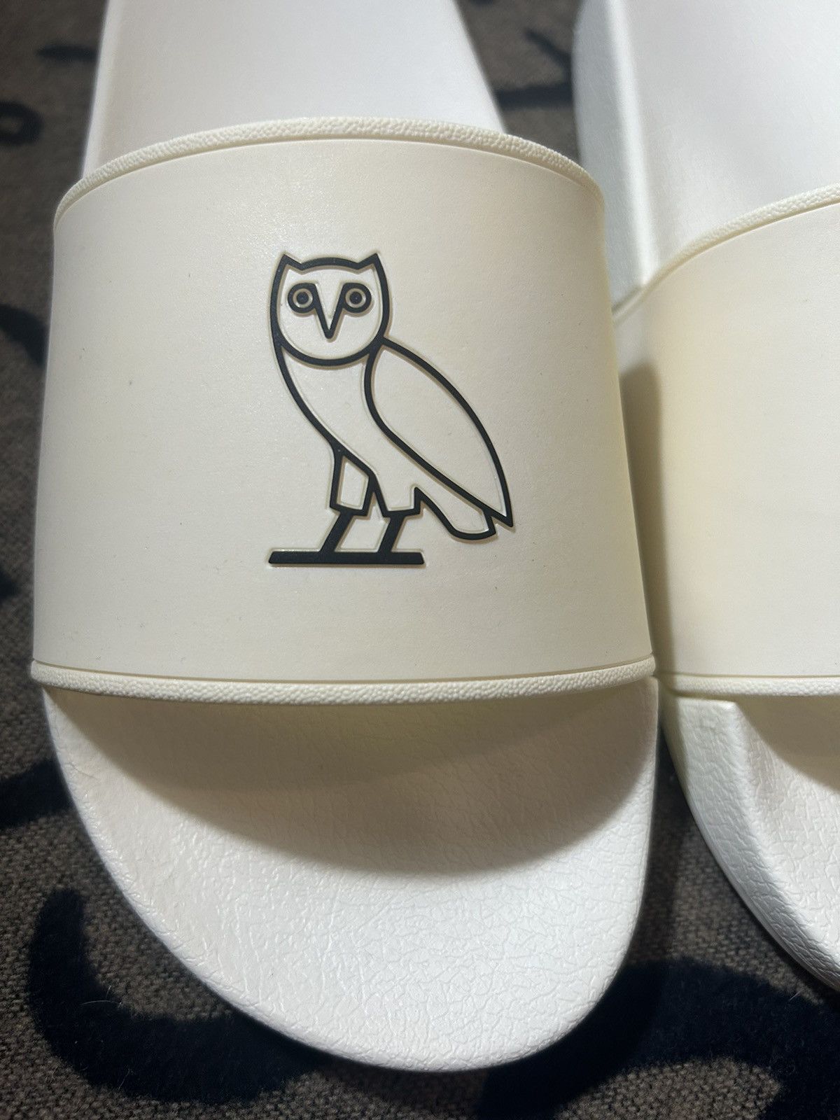 Drake 2021 Octobers Very Own Og Owl Cream Slide Size US 9 / EU 42 - 2 Thumbnail