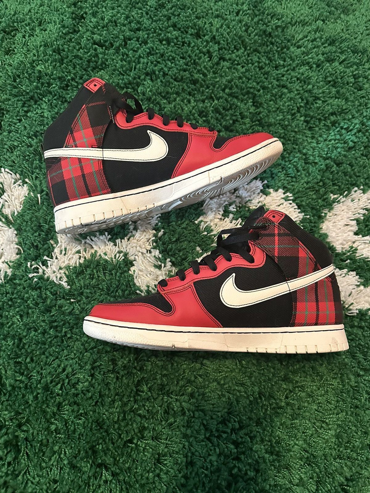 Nike Dunk Hi SE Plaid Red Sneakers 11 Size US 11 / EU 44 - 3 Thumbnail