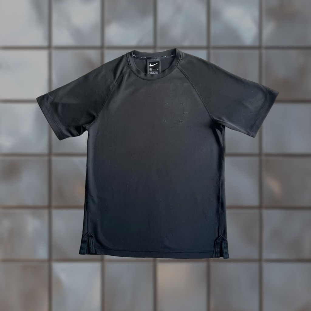 Nike NIKE Sportswear T-Shirt S Mens Oversize All Black Graphic Print 14.09.11.05 Size US S / EU 44-46 / 1 - 1 Thumbnail