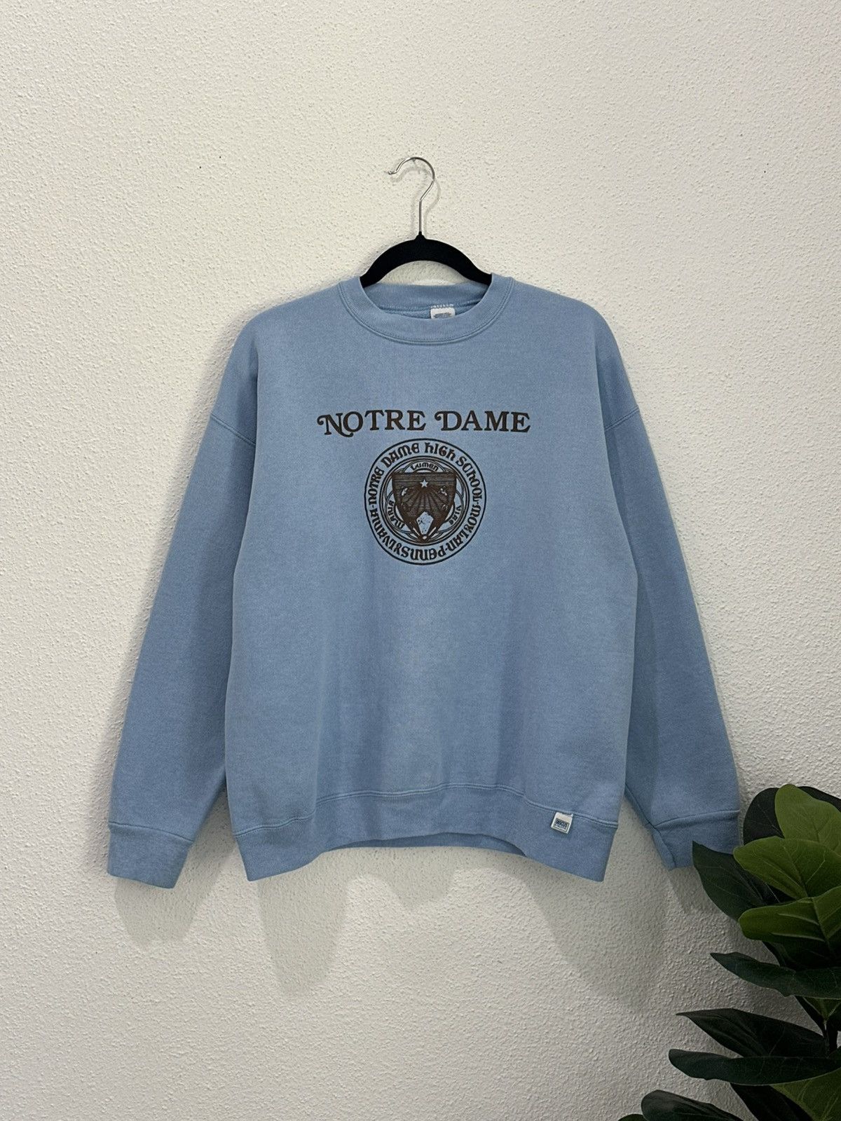 Vintage Vintage 80s Discus Athletic Notre Dame Baby Blue Crewneck L Size US L / EU 52-54 / 3 - 1 Thumbnail