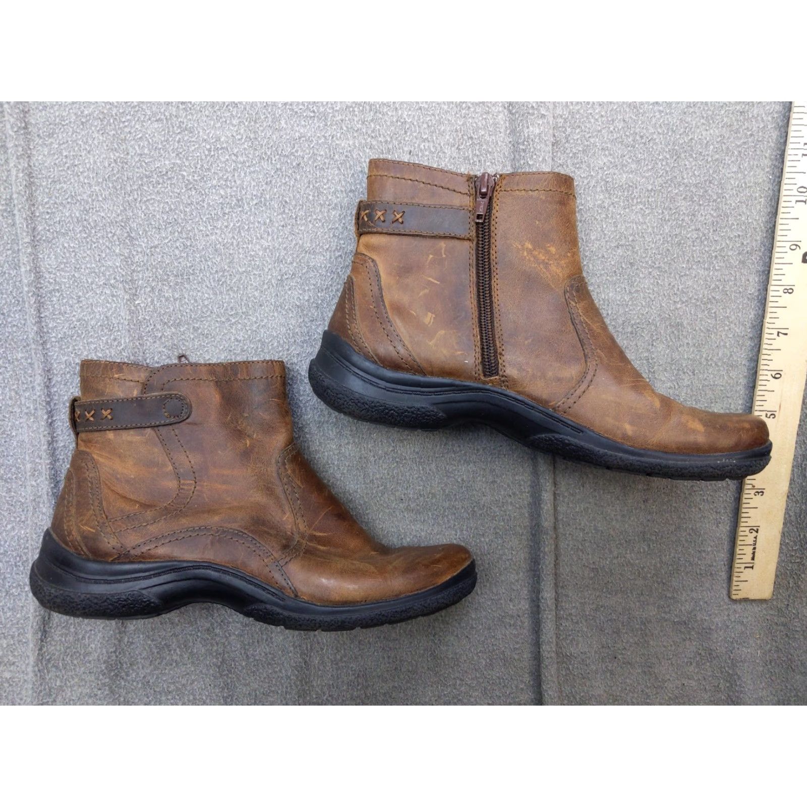 Clarks Clarks Bendables Womens Bootie Brown Leather Ankle Zip Wedge Comfort Boots Size US 7 EU 37 UK 4.5 - Casual Fall Shoes Womens Shoes Mens? Size US 7 / IT 37 - 2 Thumbnail