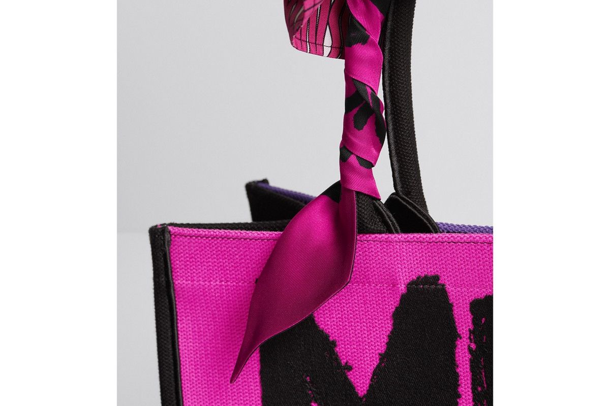 Dior o1bcso1str0226 Size:OS/Graffiti Mitzah Scarf in Black/Pink Size ONE SIZE - 7 Thumbnail