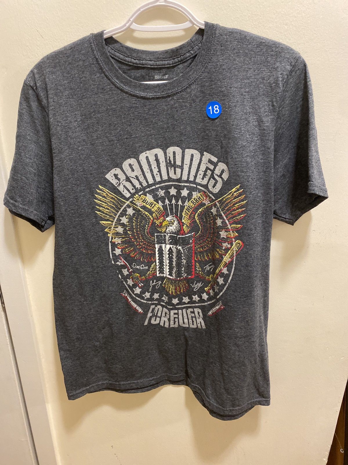Band Tees Authentic Ramones t-shirt Size US M / EU 48-50 / 2 - 1 Thumbnail