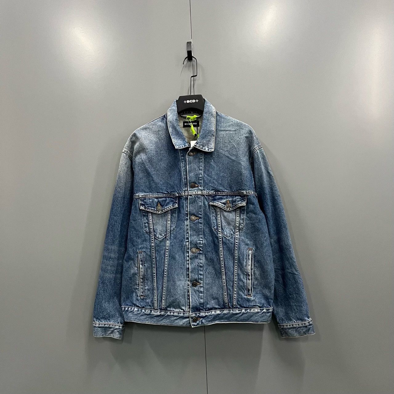 Balenciaga balenciaga logo embroidered denim jacket Size US L / EU 52-54 / 3 - 1 Thumbnail