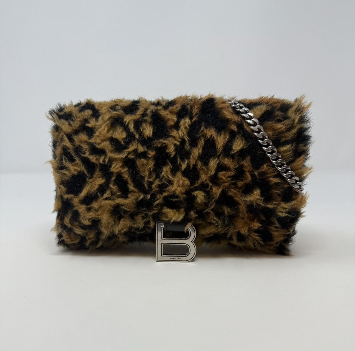 Balenciaga Balenciaga Hourglass Leopard Print Fur Wallet On Chain Size ONE SIZE - 1 Thumbnail