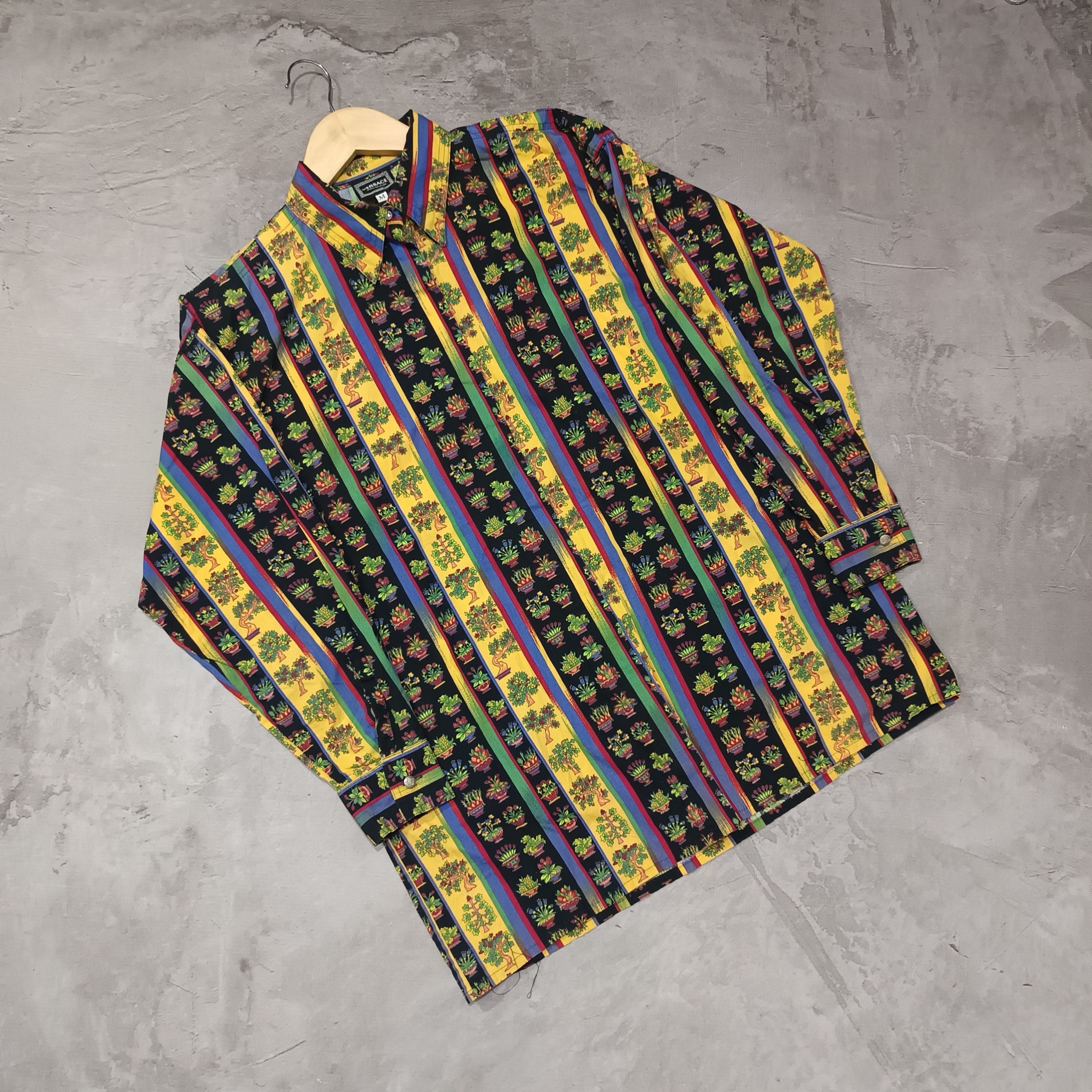 Versace Jeans Couture Vintage Versace Jeans Full Print Cotton Shirt Size US M / EU 48-50 / 2 - 1 Thumbnail