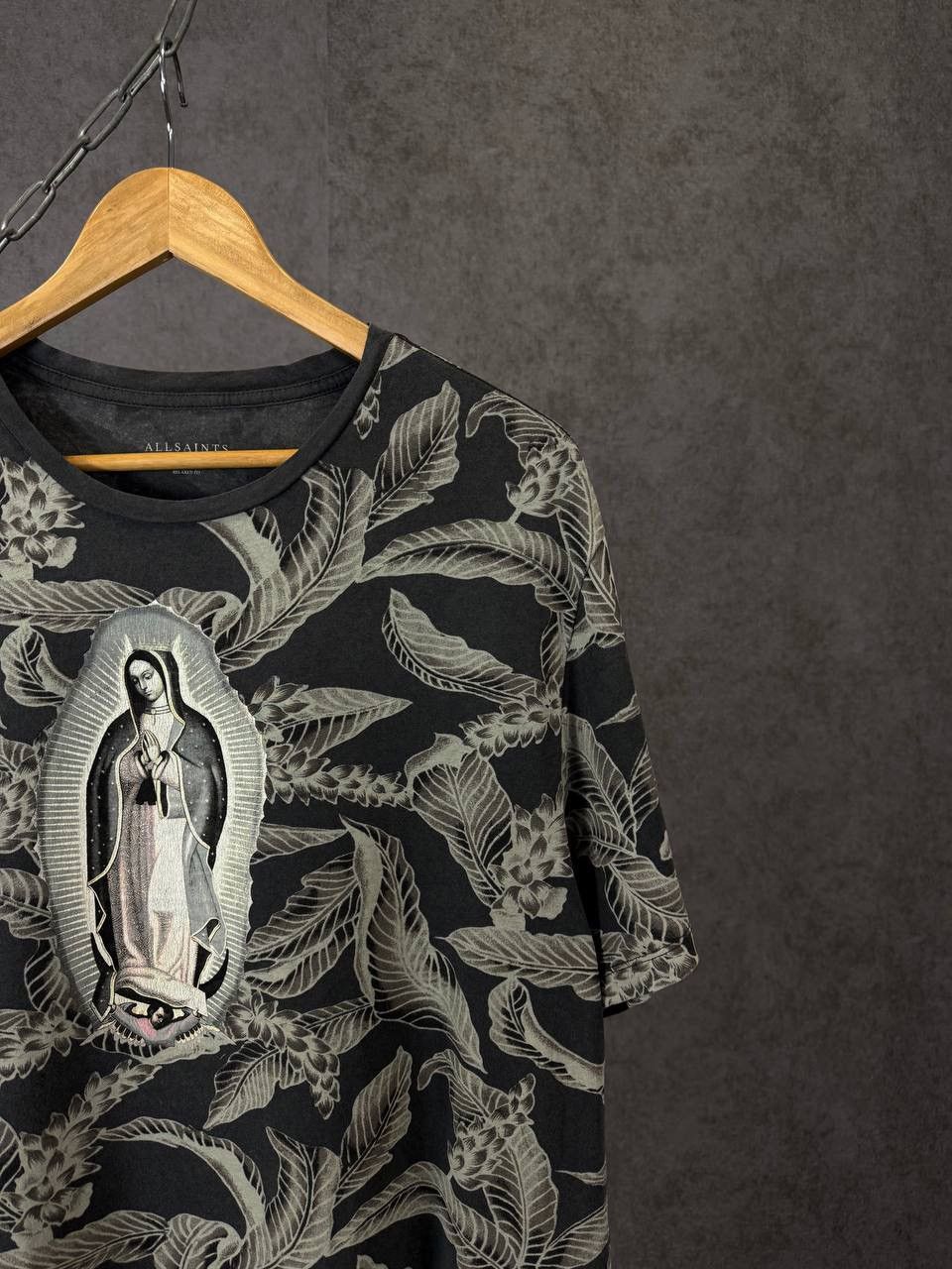 Allsaints Allsaints religion art overprinted tee Size US M / EU 48-50 / 2 - 2 Thumbnail