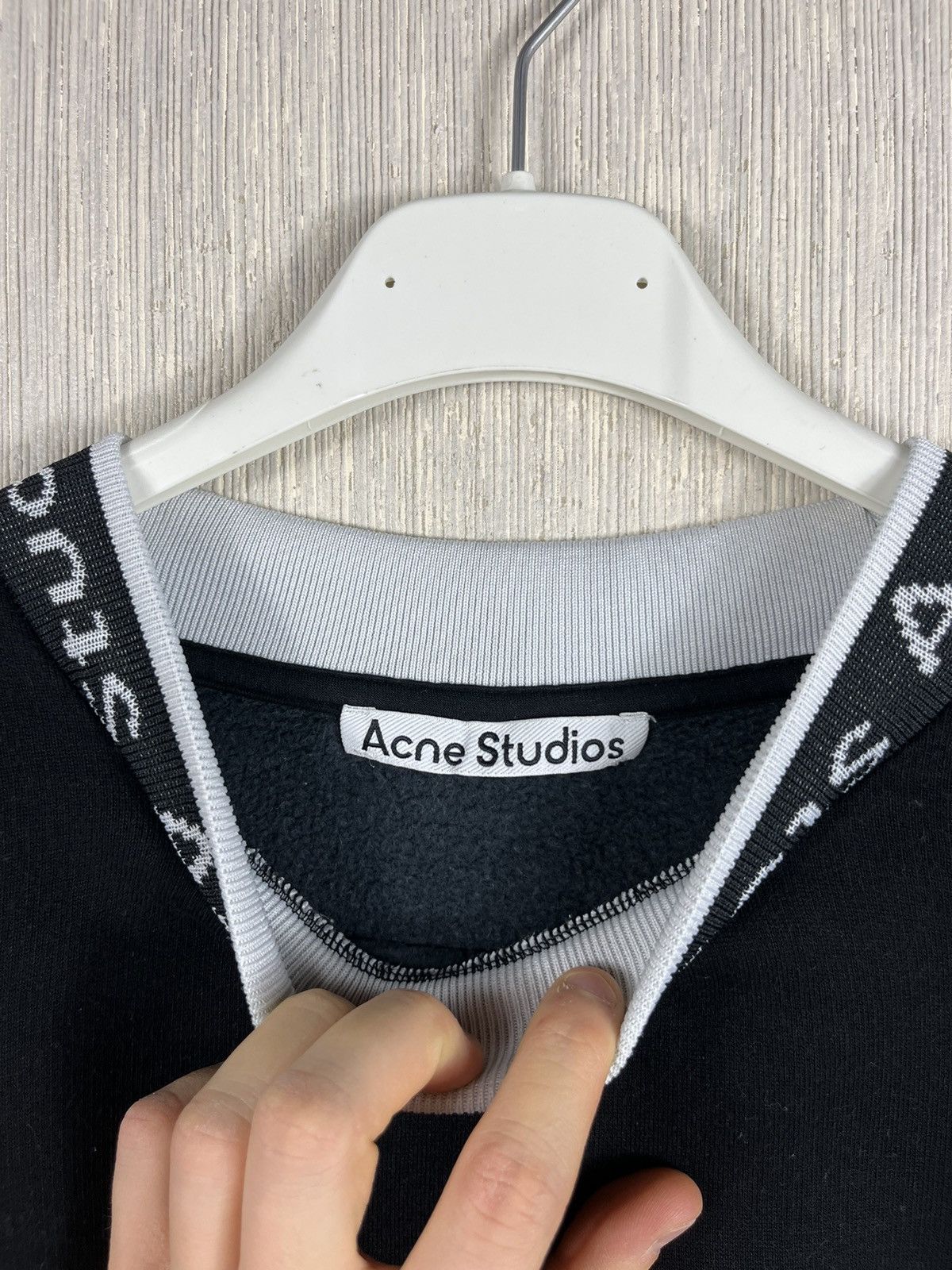 Acne Studios Acne Studios flogho neck logo oversized sweatshirt crewneck Size US XXS / EU 40 - 9 Thumbnail