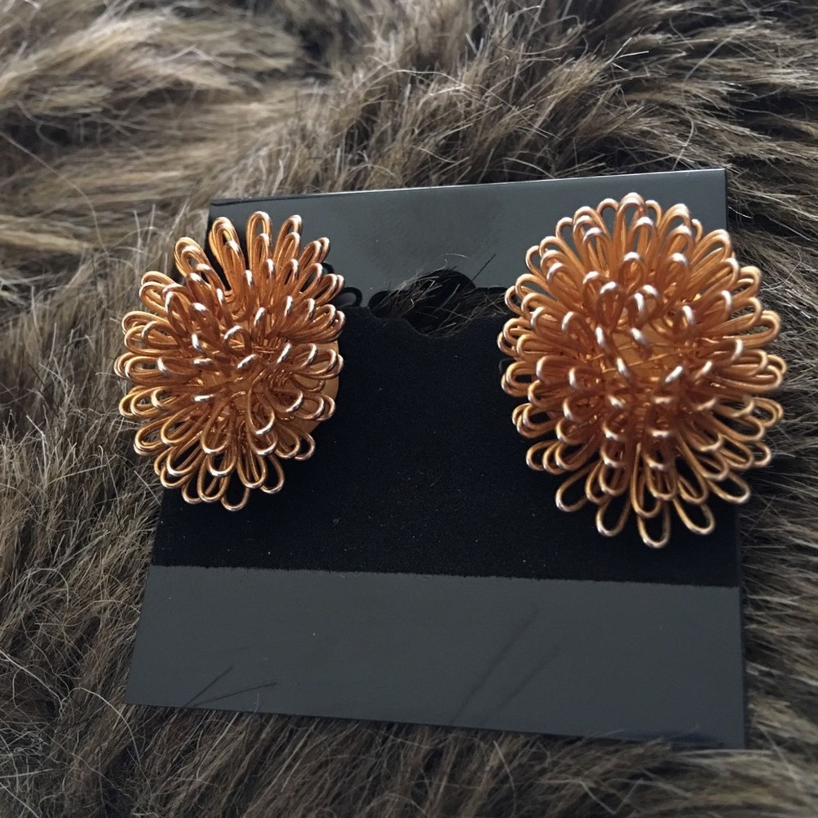 Vintage Vintage gold tone pine cone pierced earrings Size ONE SIZE - 2 Thumbnail