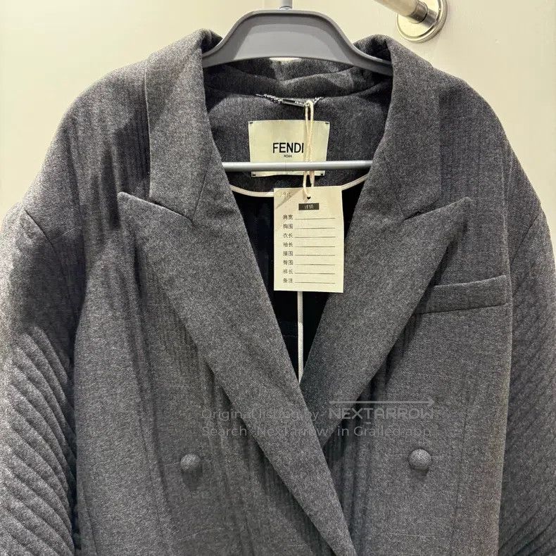 Fendi Fendi Solid color lapel puff sleeve blazer Size XXS / US 00 / IT 34 - 3 Thumbnail