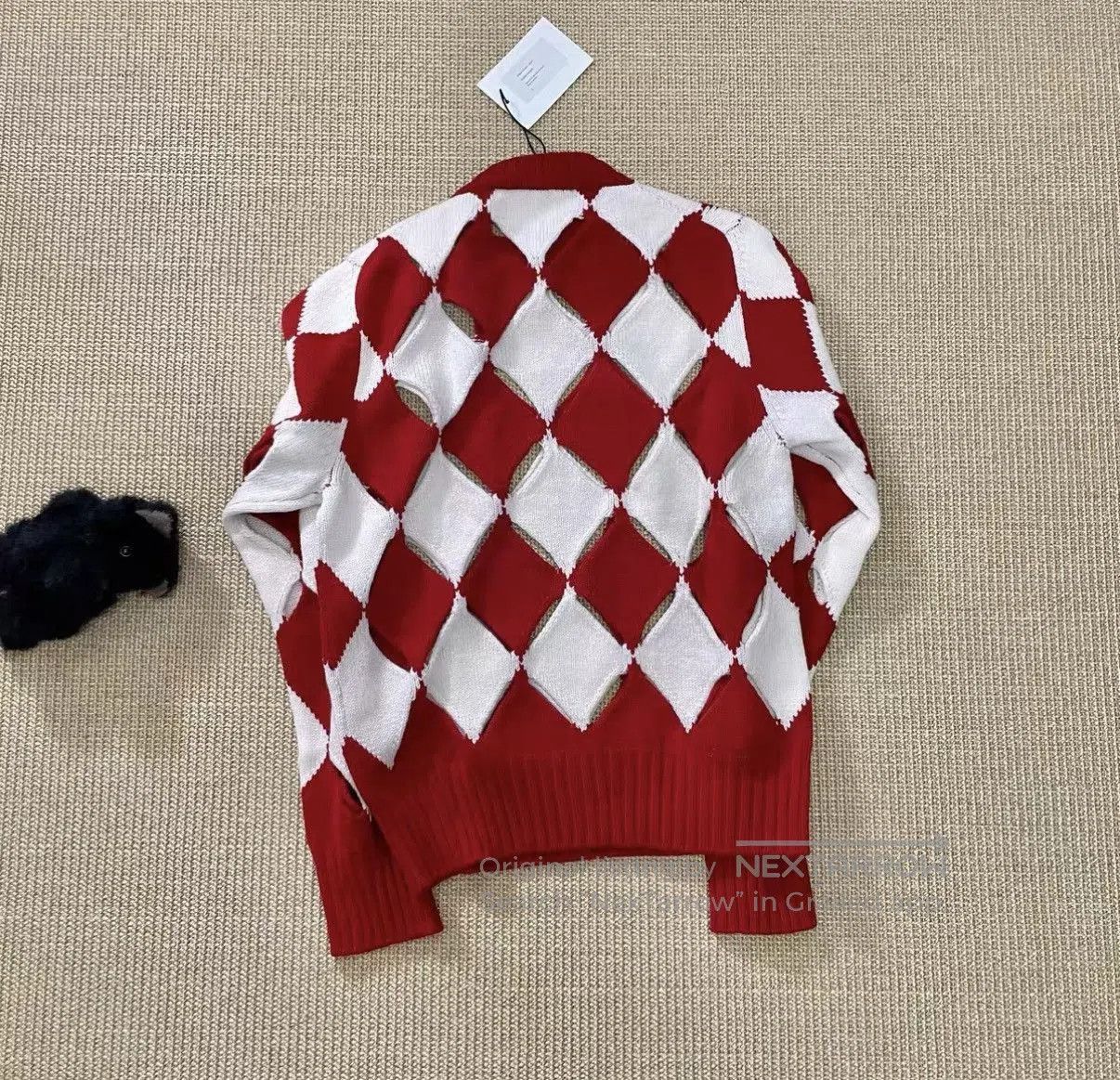 Stefan Cooke Red Diamond Pattern Knit Sweater Size L. Size US L / EU 52-54 / 3 - 5 Thumbnail