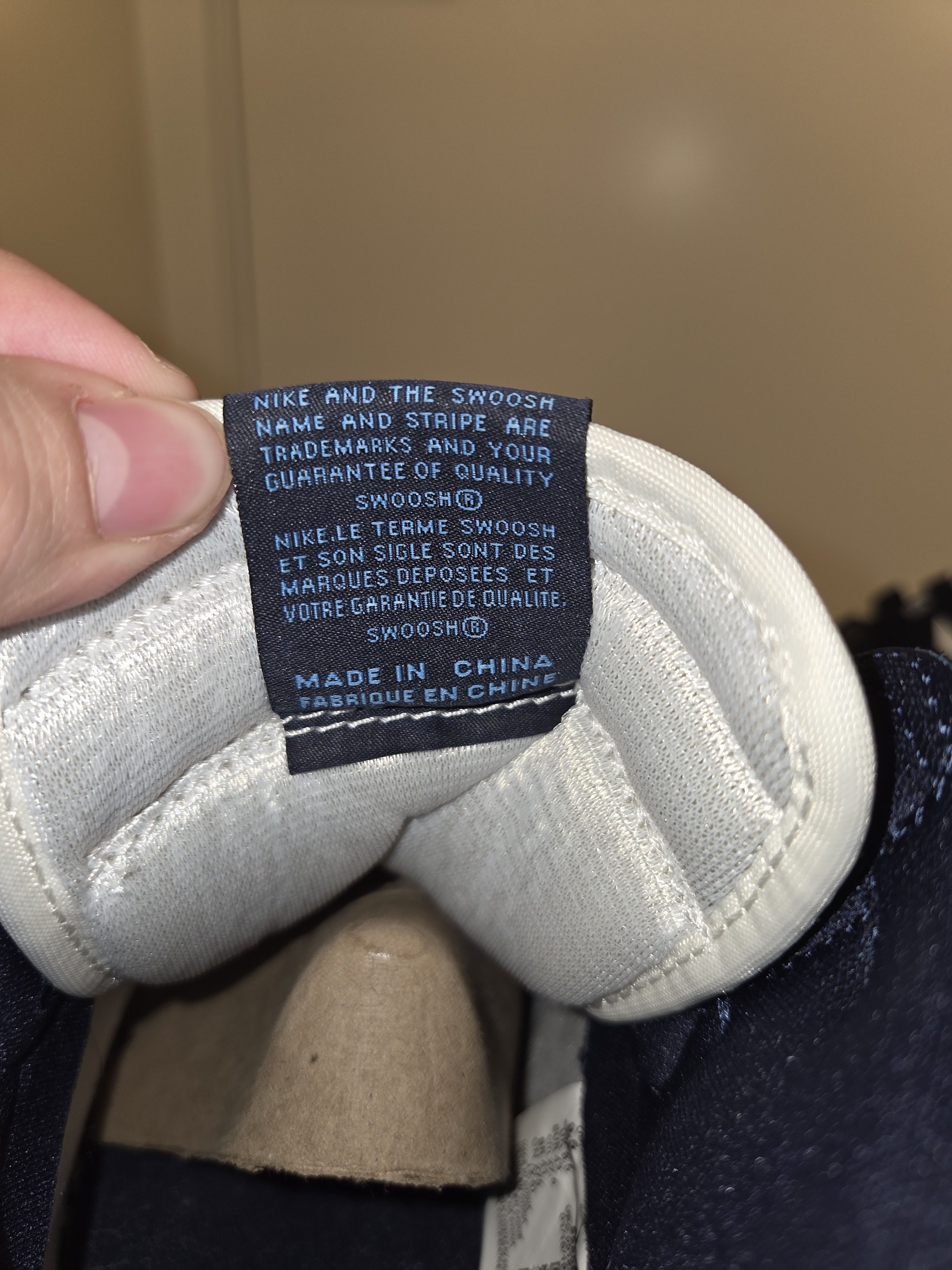 Jordan Brand Retro Air Jordan 1 obsidian, size 9.5 Size US 9.5 / EU 42-43 - 18 Thumbnail