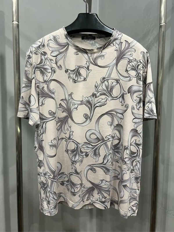 Versace Versace Graphic Print Short-Sleeve T-Shirt 0089 Size US M / EU 48-50 / 2 - 1 Thumbnail