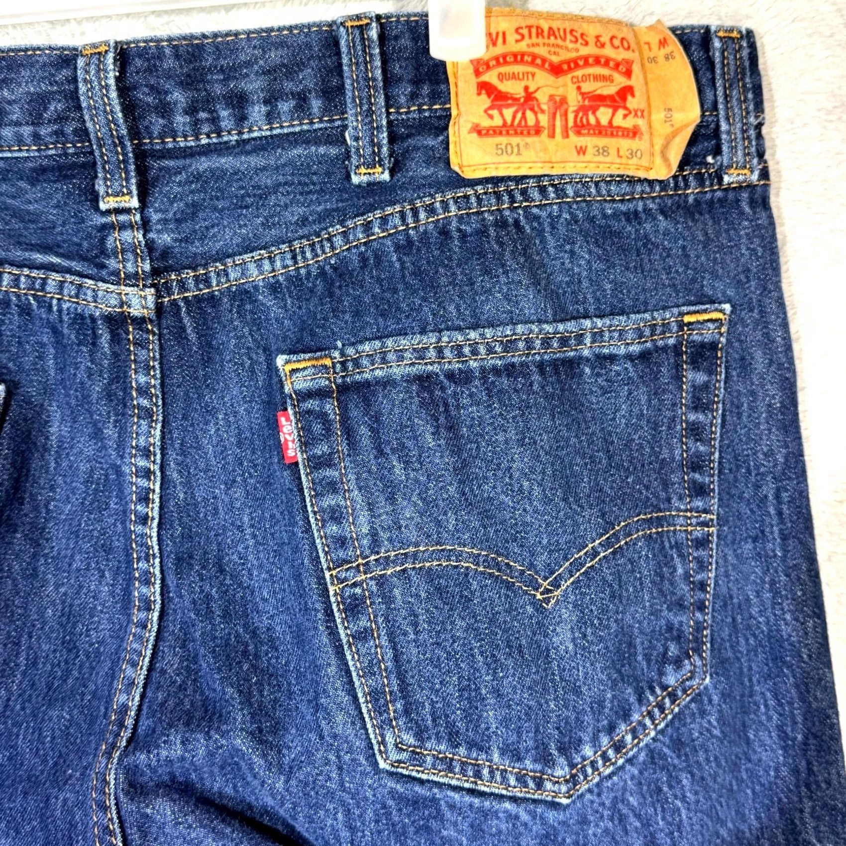Levi's Levi’s 501 Jeans Men’s 38x30 Blue Denim Button Fly Mid-Rise Straight Leg Shirt? Size US 38 / EU 54 - 7 Thumbnail