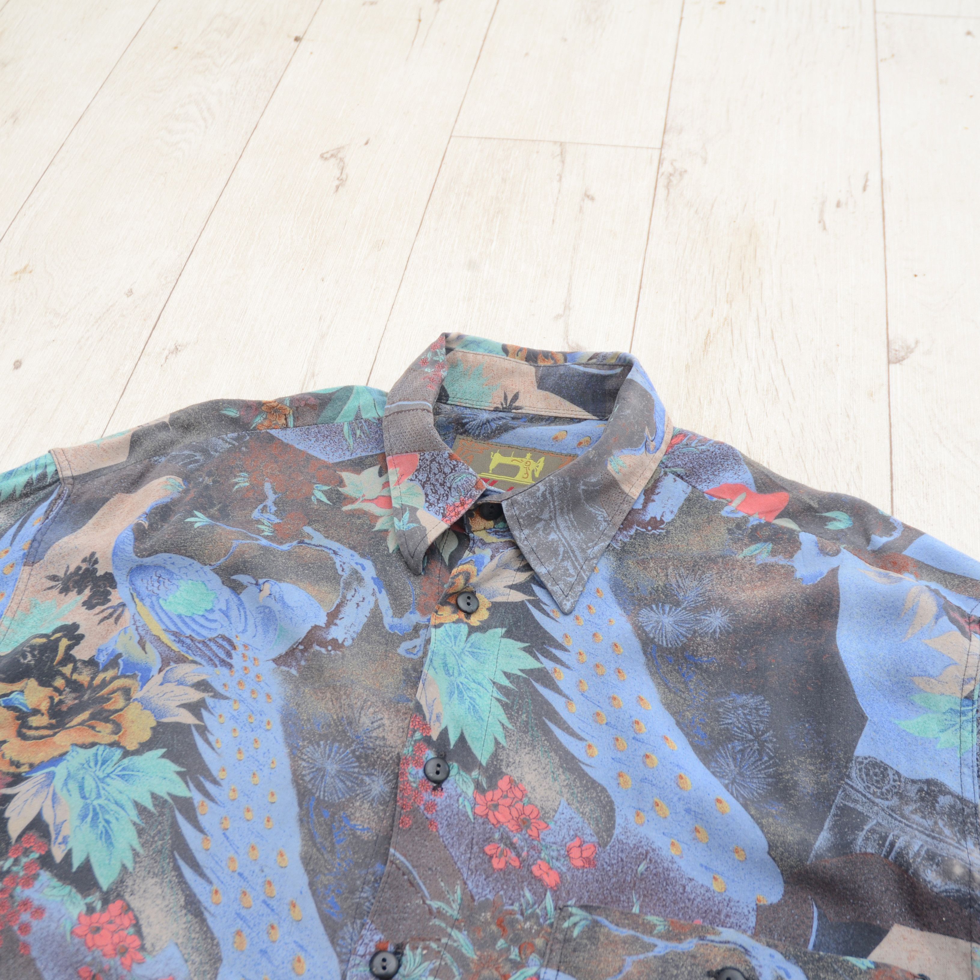 Vintage Vintage Hatico Hawaii Shirt L Viscose Abstract Floral Size US L / EU 52-54 / 3 - 5 Thumbnail